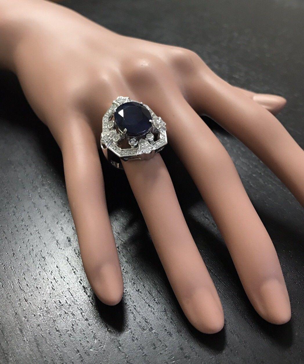 Zafiro Azul Natural Exquisito de 9,70 Quilates y Diamante Oro Blanco Macizo de 14 Kilates en venta 3