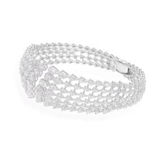 Manschettenarmband aus 18 Karat Weißgold mit 9,70 Karat SI/H birnenförmigem Diamanten im Brillantschliff