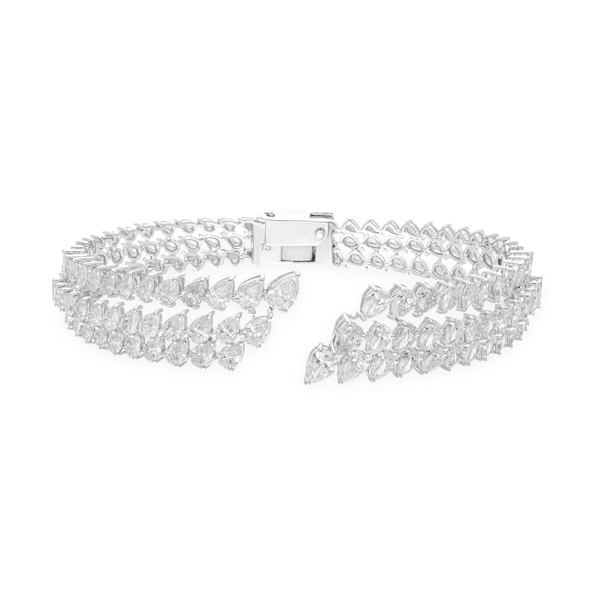 Bracelet en or blanc 18 carats, 9.70 Carat SI/H Round Brilliant Cut Diamond Bangle
