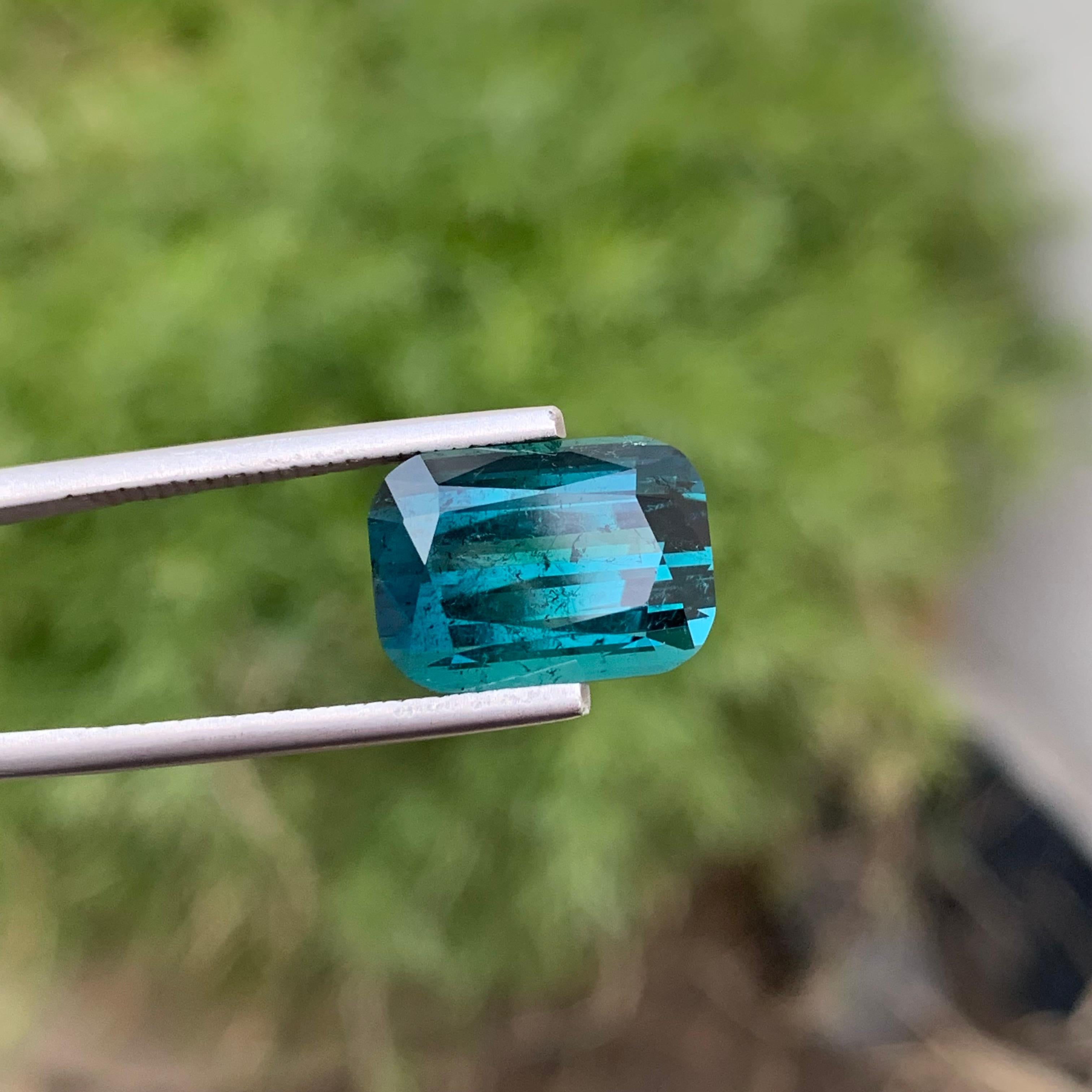 9.70 Carats Natural Loose Deep Indicolite Tourmaline Small Included Clarity  In New Condition For Sale In Peshawar, PK