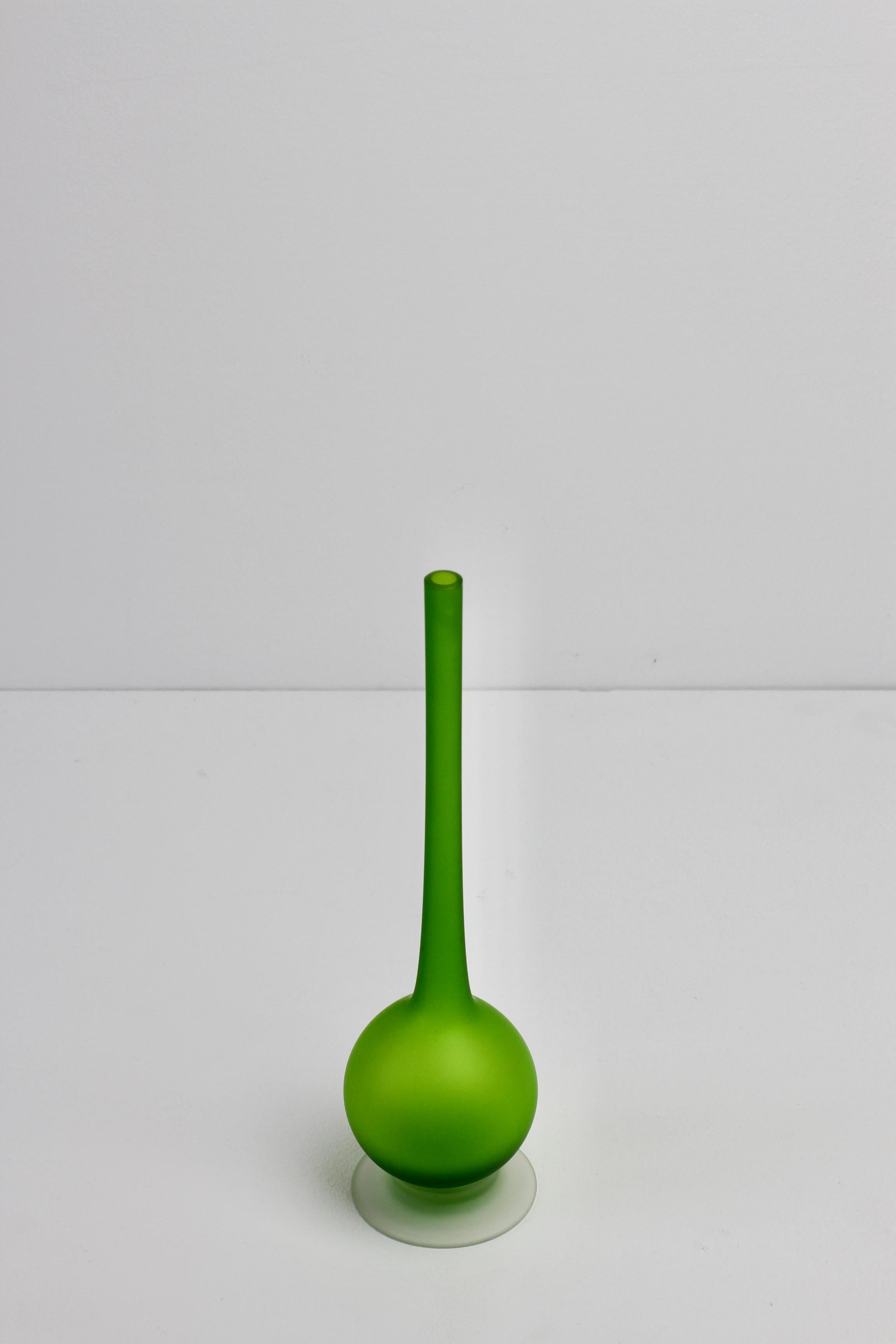 1970er Jahre Bunte grüne Carlo Moretti Satinato Bleistiftvase aus italienischem Muranoglas (Italienisch) im Angebot