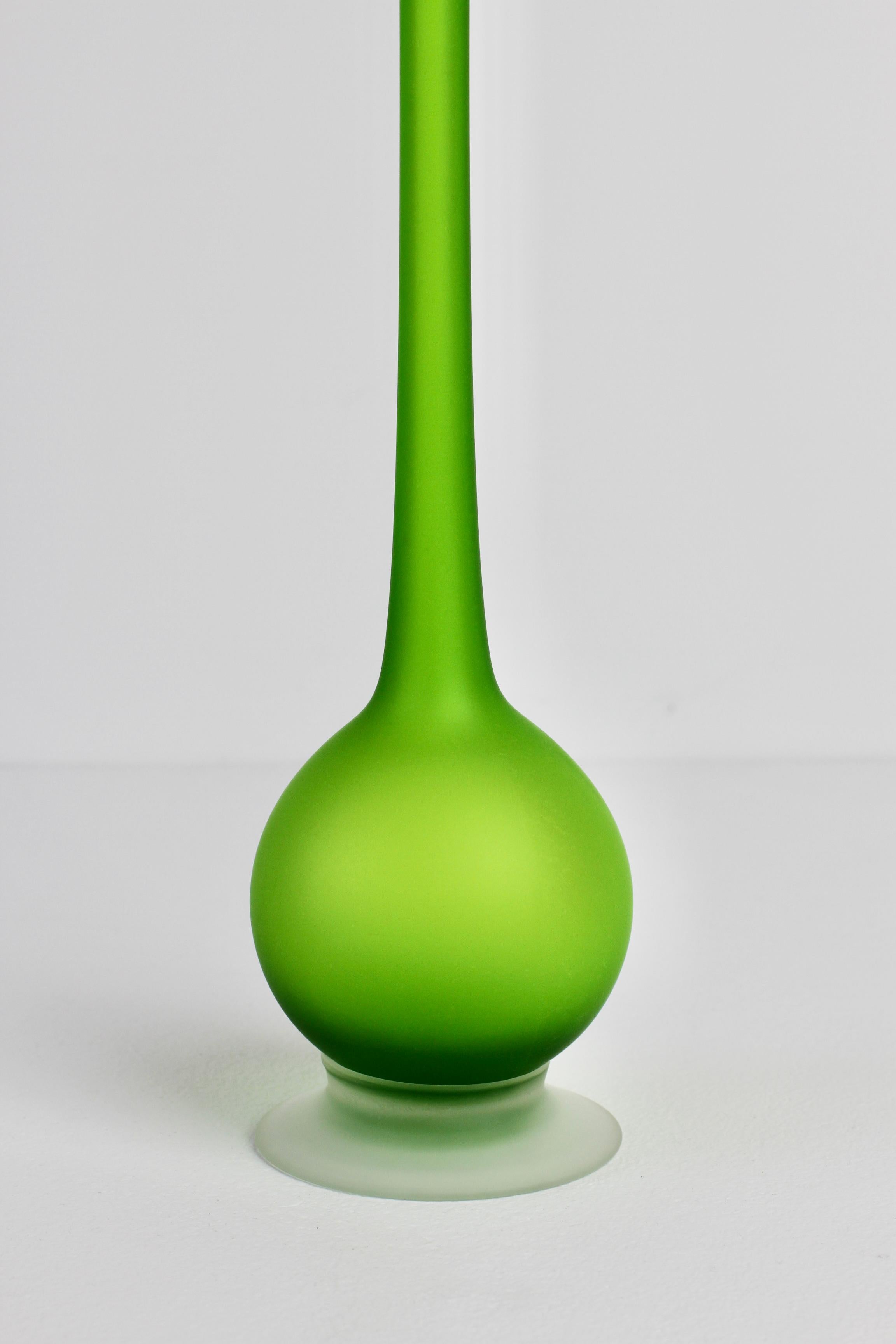 1970s Colorful Green Carlo Moretti Satinato Italian Murano Glass Pencil Vase For Sale 2