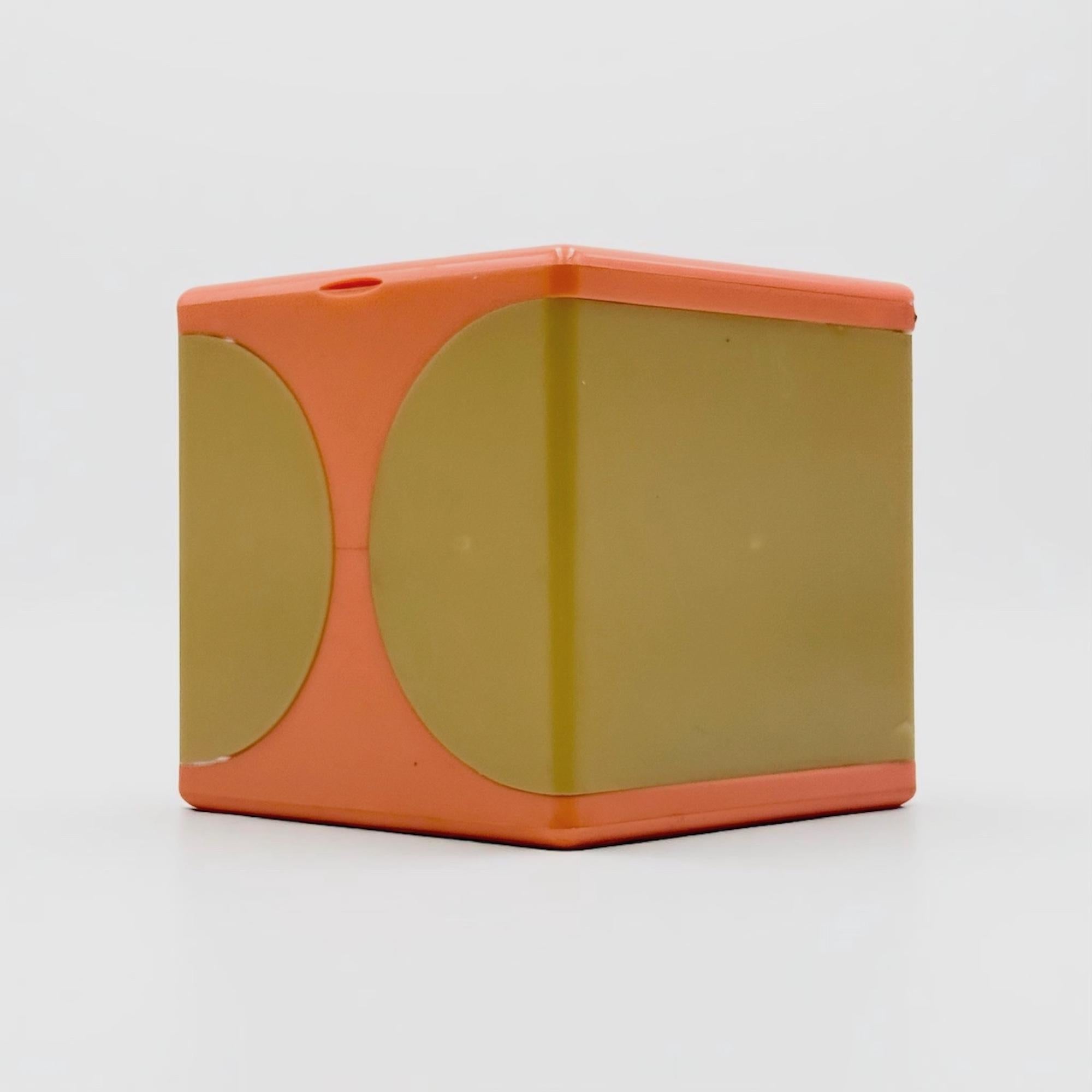 970s Italian Vanity Box – Space Age Plastic Cube with Mirror and Storage For Sale 5