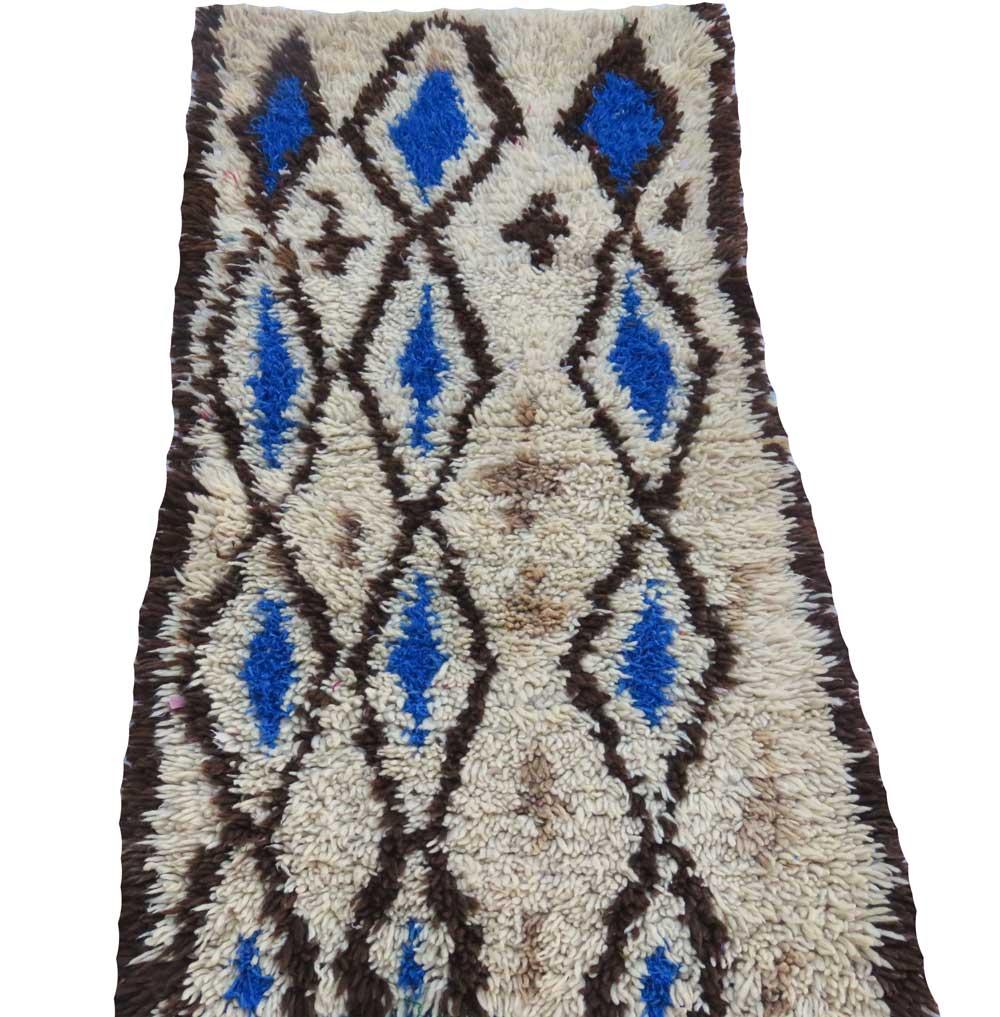Late 20th Century !970s Moroccan Azilal Rug  2'6 x 5' For Sale