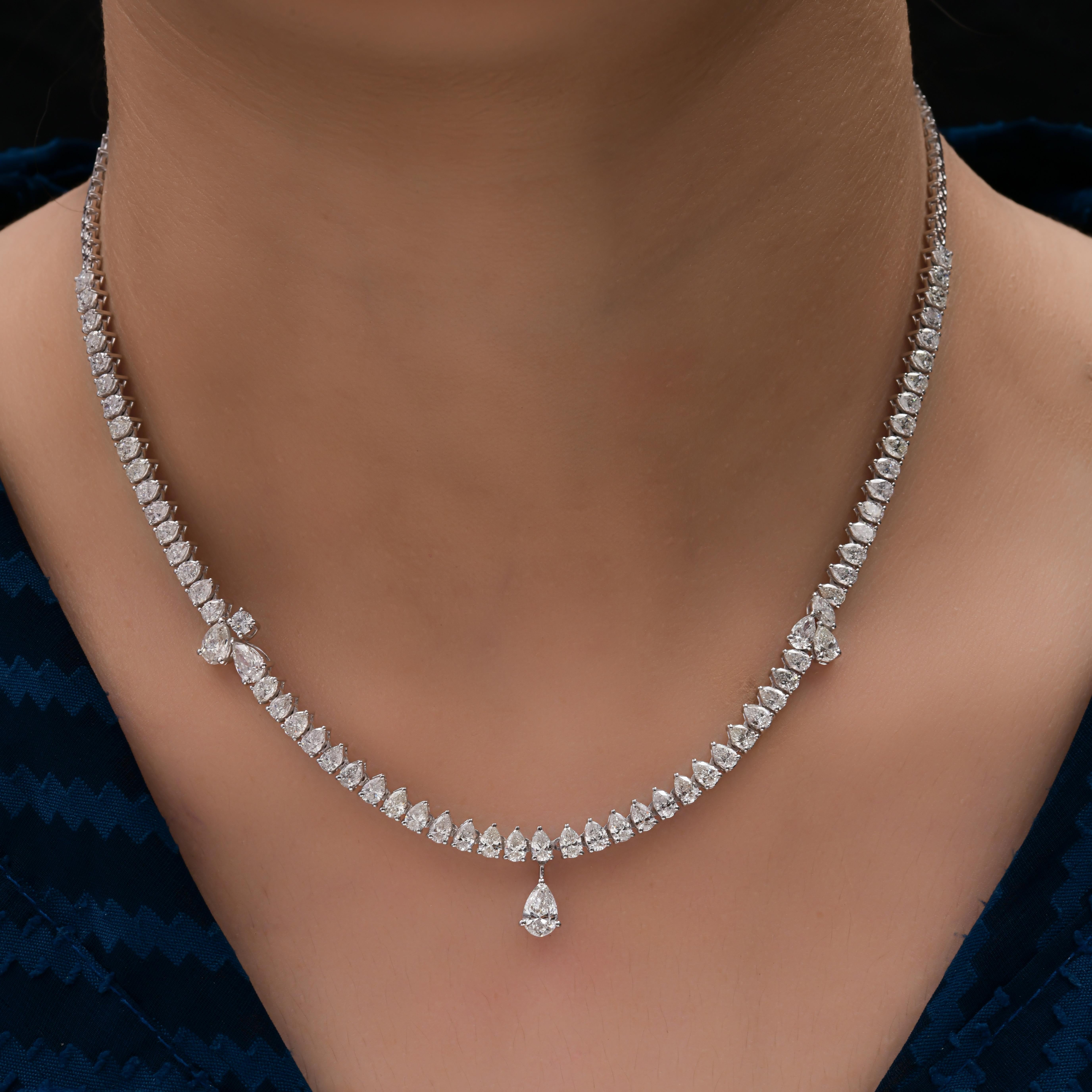 9,71 Carati SI/HI Pear Natural Diamond Tennis Drop Collana in oro bianco 18 Karati 
Questa collana tennis con diamanti taglio pera è l'incarnazione del lusso raffinato, progettata per valorizzare senza sforzo il décolleté con una brillantezza