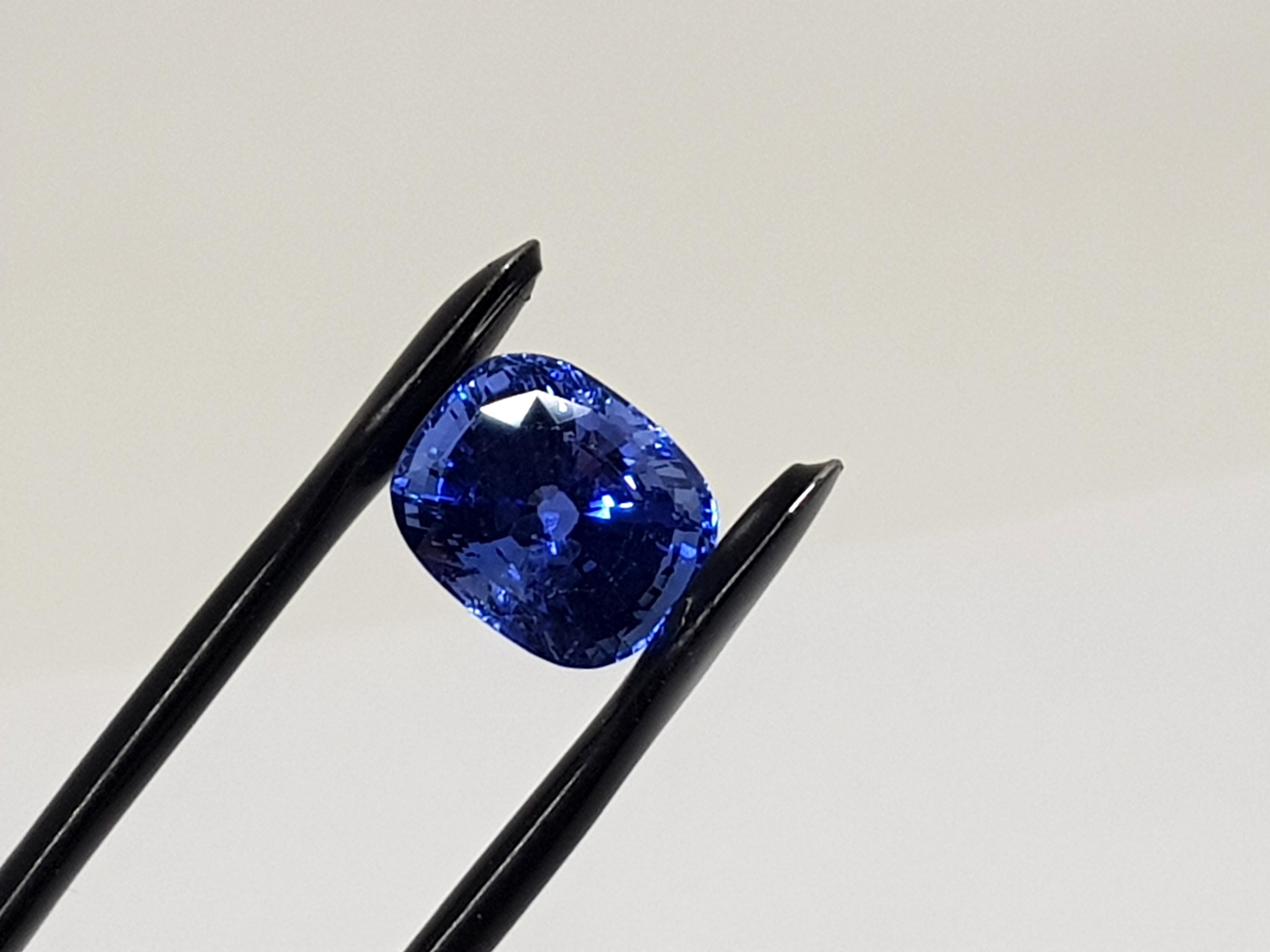 9.71 Carat Sri Lanka Deep Blue Sapphire No Heat For Sale 3