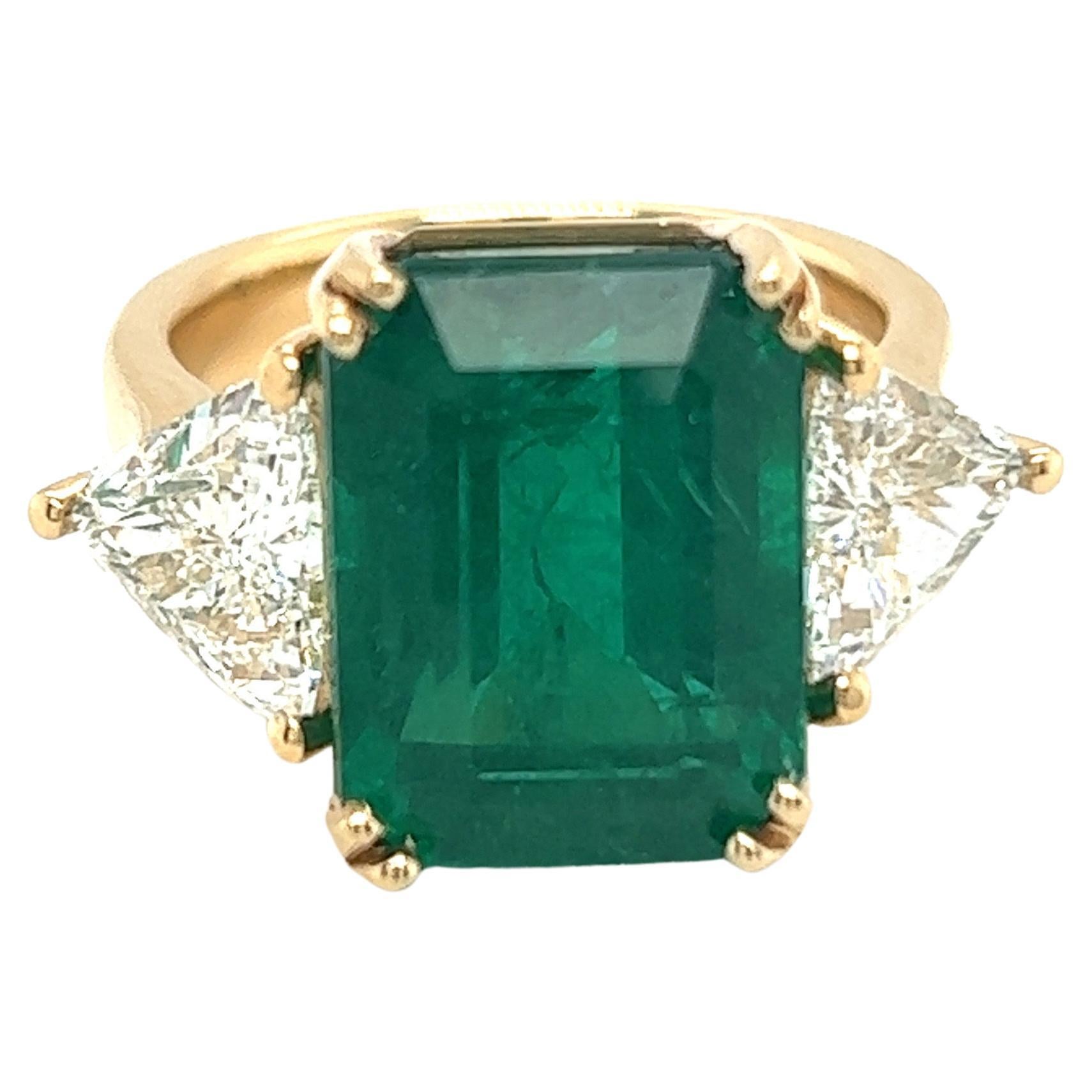 Art Deco 9.72 Carat GIA Certified Emerald Ring with 1.86 Carat SI1 Natural Diamonds For Sale