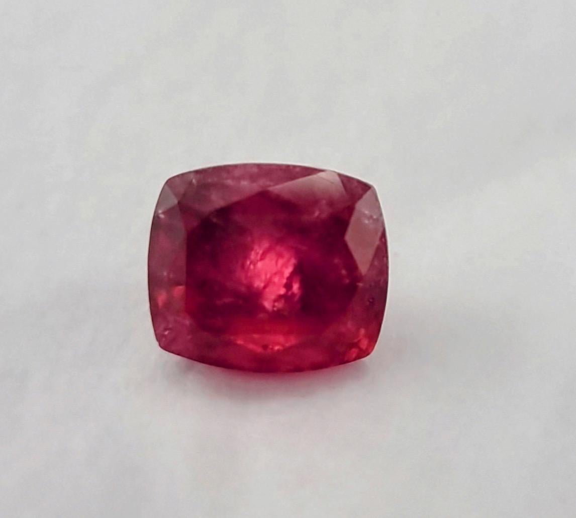 9.72ct Rubelite Tourmaline rouge taillée en coussin Gemstone Unisexe en vente