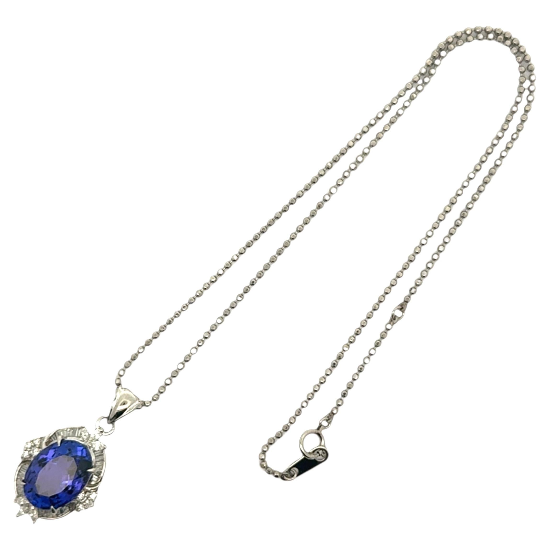 Collana con ciondolo in platino con tanzanite da 9,73 carati e diamanti a corona