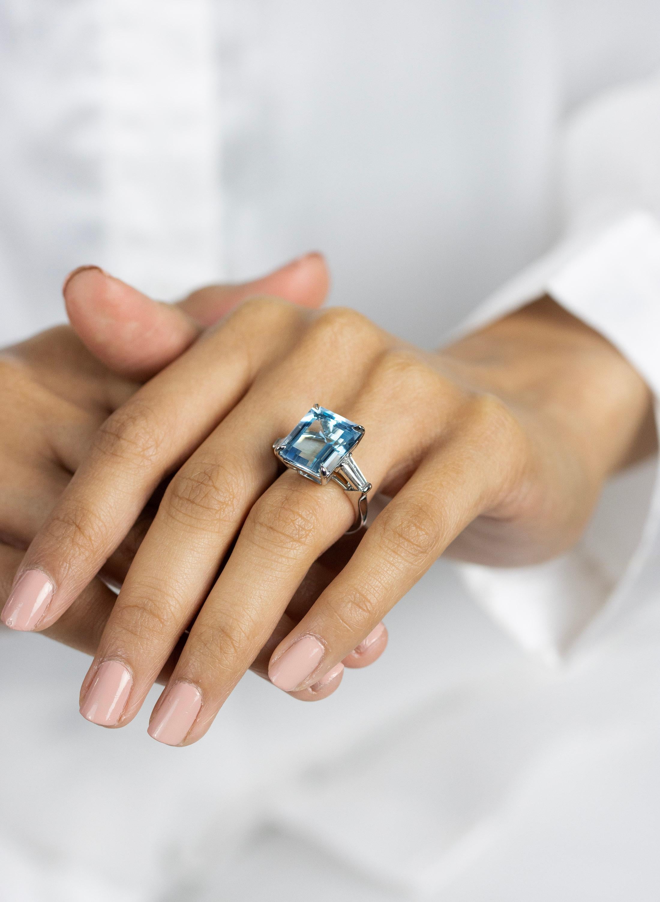 9.73 Carats Emerald Cut Blue Aquamarine & Diamond Three Stone Engagement Ring For Sale 1
