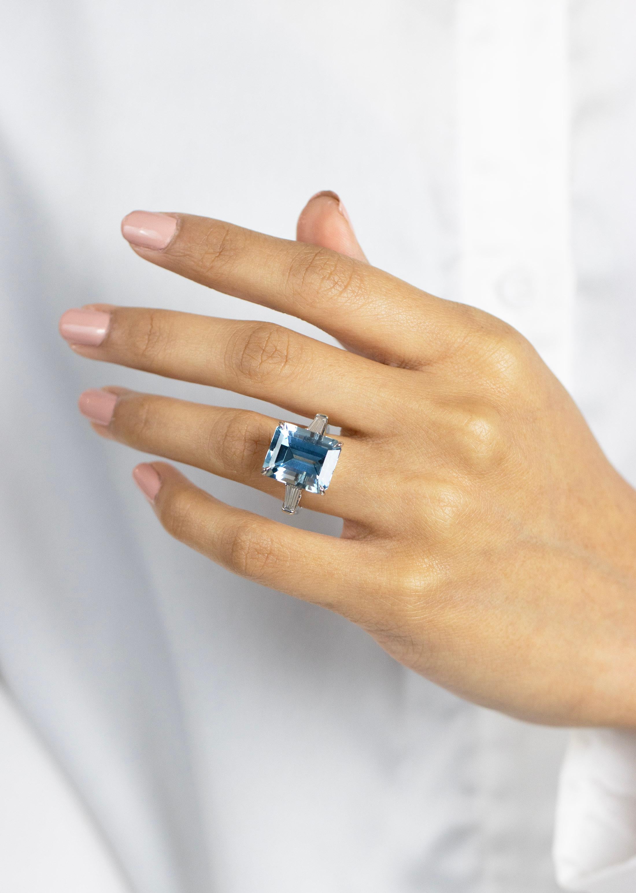 9.73 Carats Emerald Cut Blue Aquamarine & Diamond Three Stone Engagement Ring For Sale 2