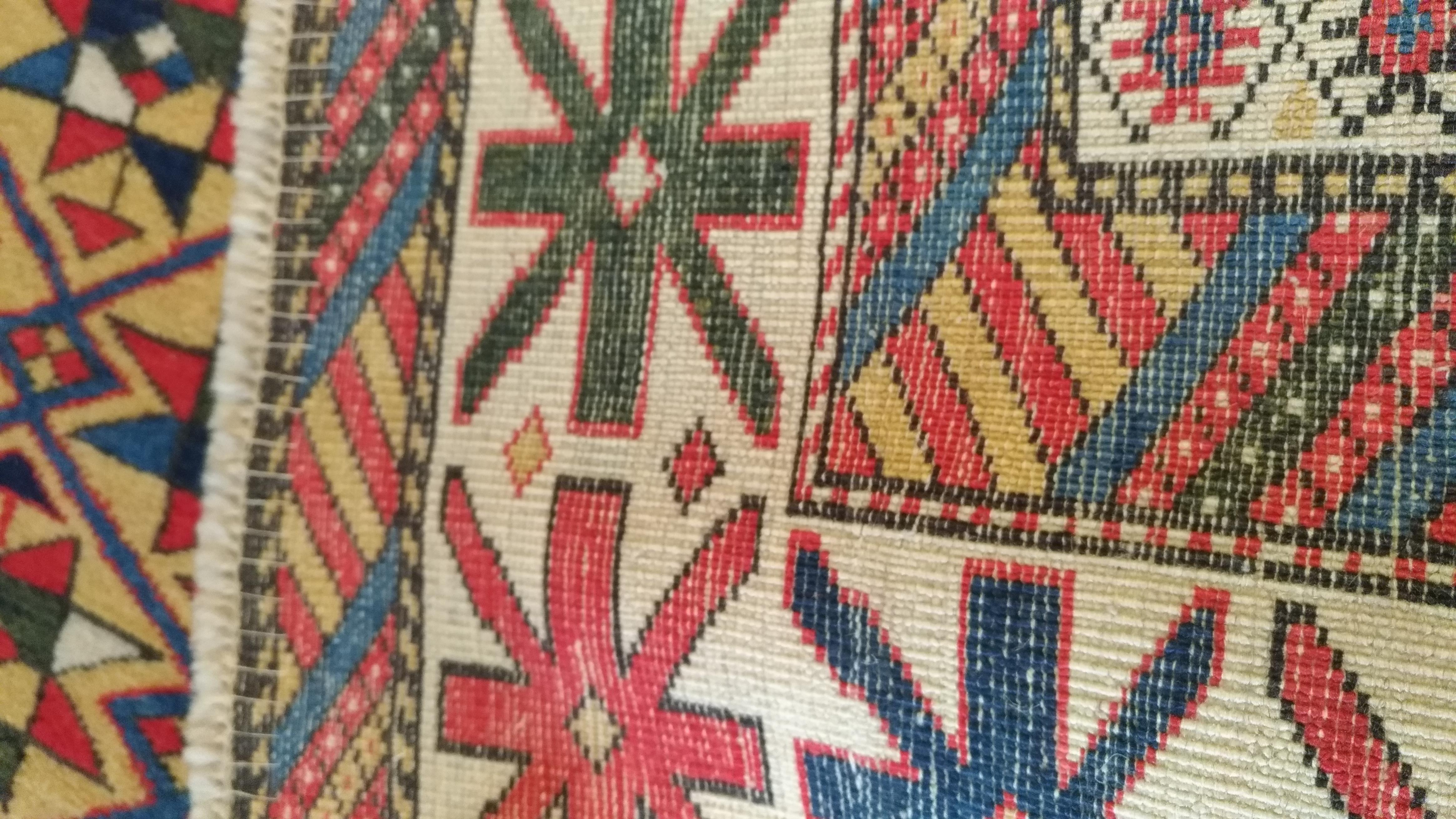 Kaukasischerlish-Teppich aus dem 975-Jahrhundert im Zustand „Hervorragend“ im Angebot in Paris, FR