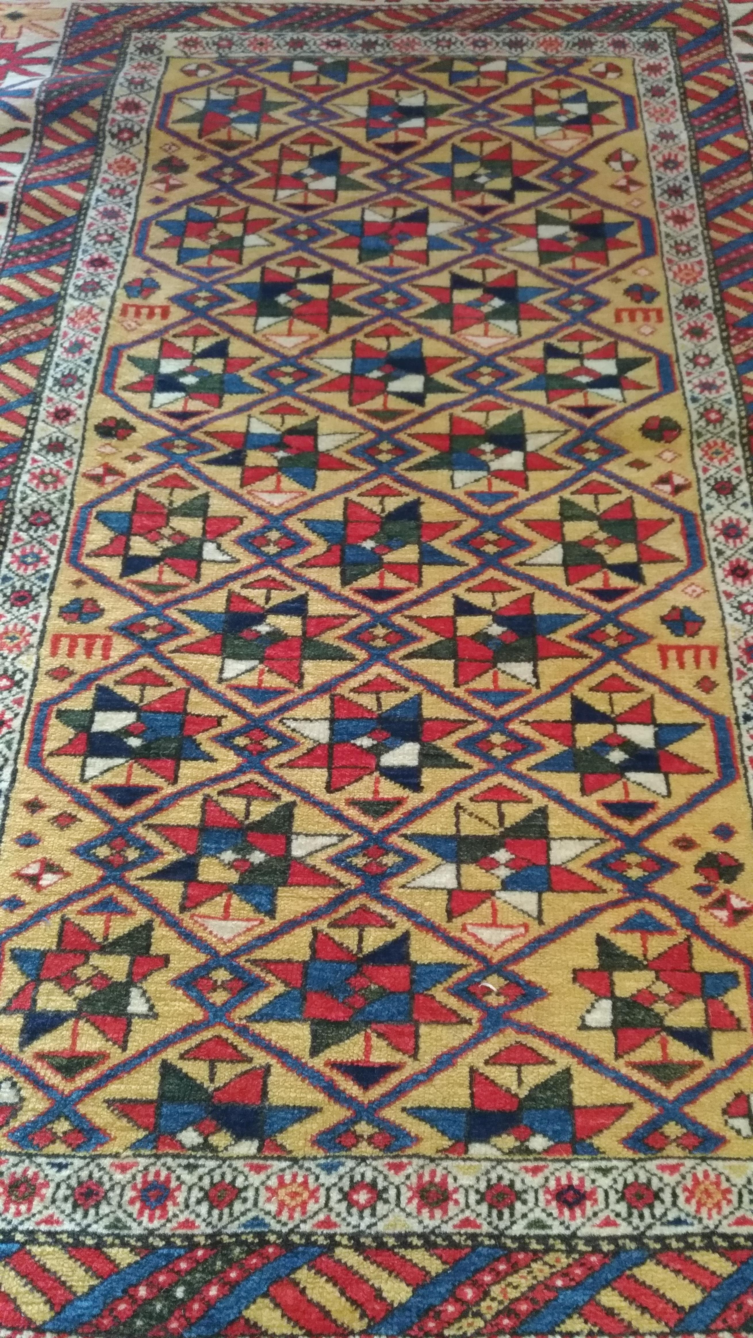 Kaukasischerlish-Teppich aus dem 975-Jahrhundert im Angebot 2