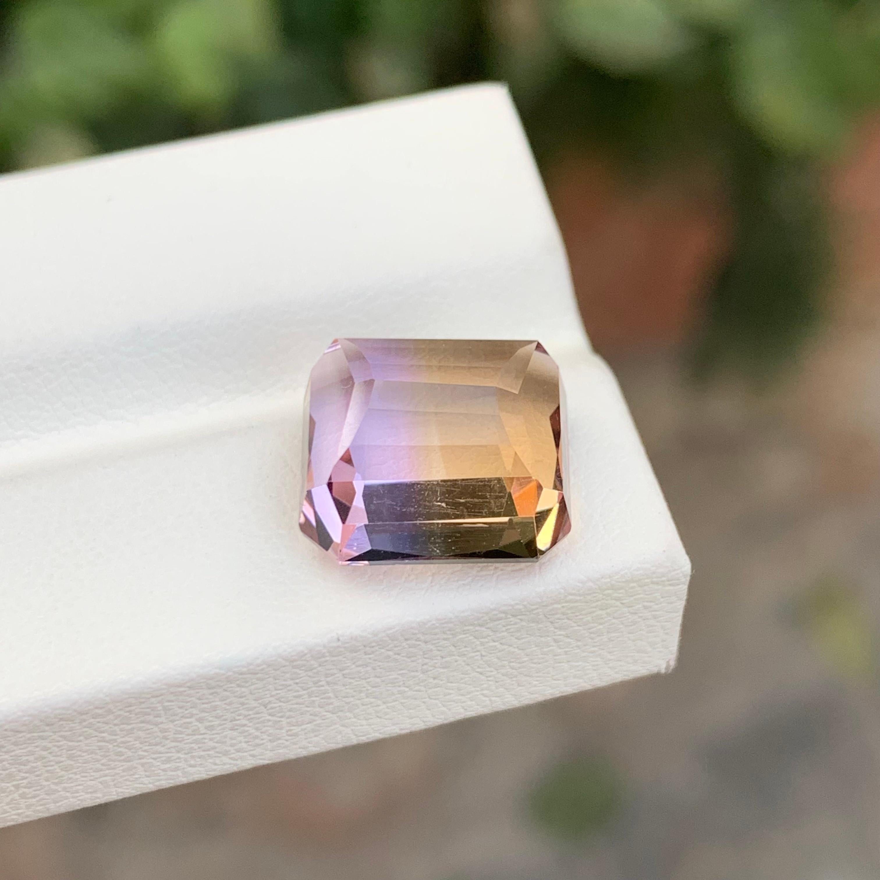 Facettierter Ametrin

Gewicht: 9,75 Karat
Abmessung: 12.7 x 11.6 x 7.7 Mm
Herkunft: Brasilien
Farbe: Lila & Gelb
Behandlung: Nicht
Bescheinigung: Auf Anfrage
Schliff: Smaragd 
.
Der Ametrin ist ein einzigartiger und fesselnder Edelstein, der eine