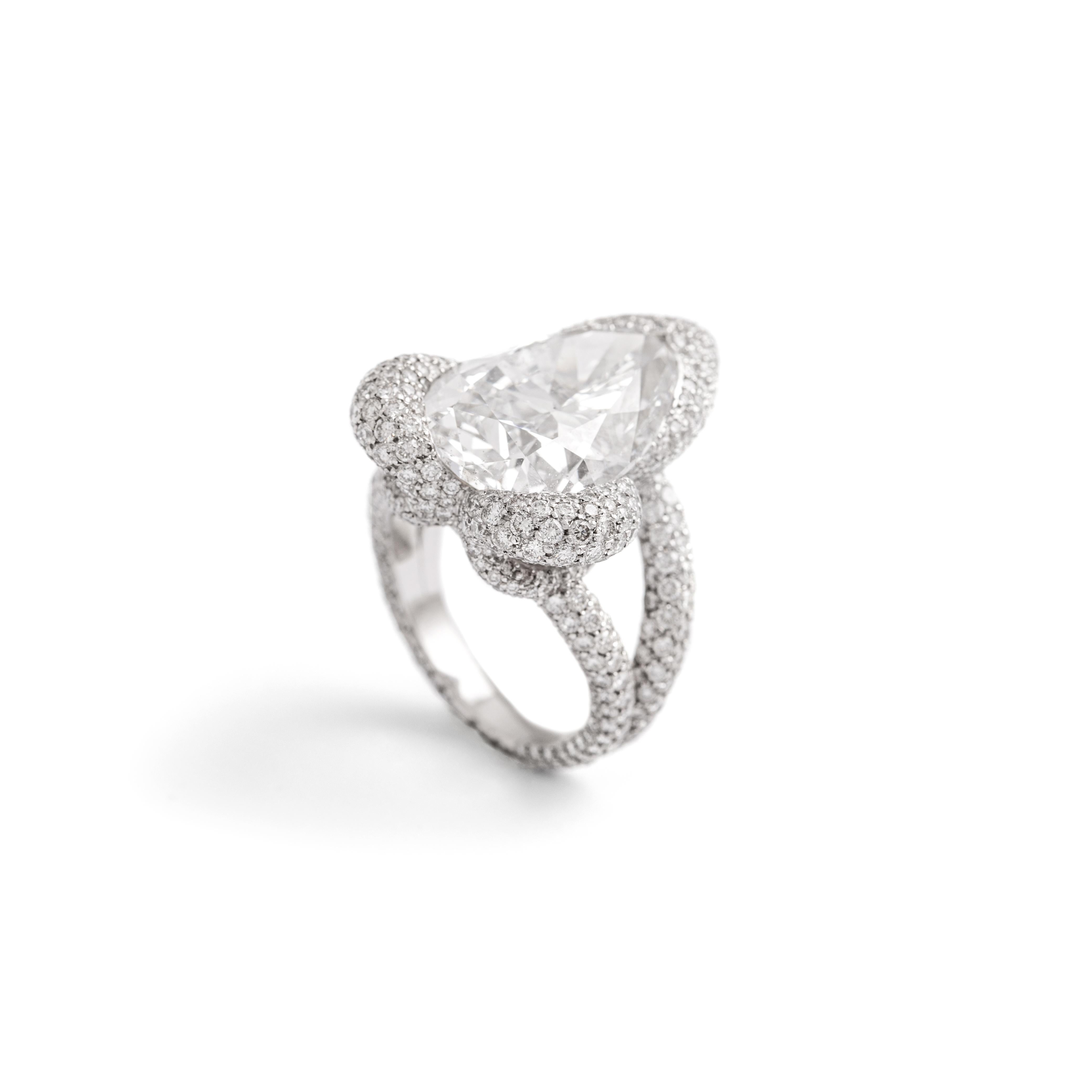 Taille poire 9.75 Carat Pear Shape Diamond D colour Ring (bague en forme de poire et de couleur D) en vente