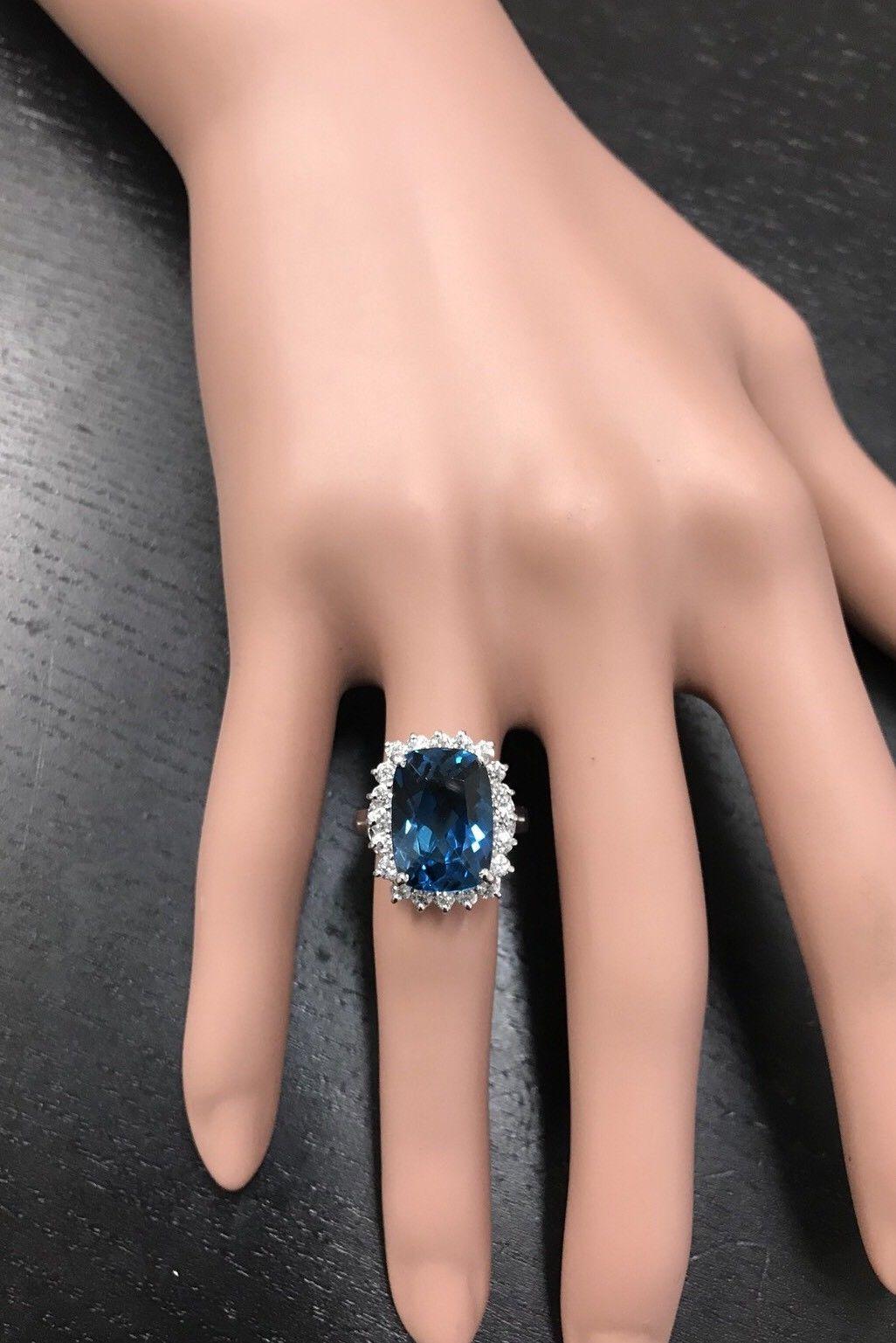 Anillo de oro amarillo de 14k con topacio azul de Londres y diamantes de 9,75 quilates naturales impresionantes en venta 1