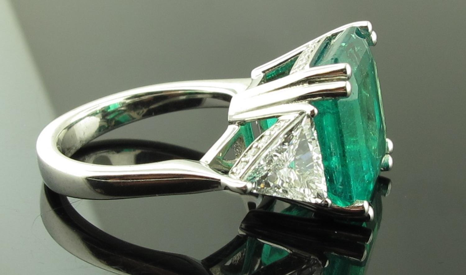 Women's or Men's 9.76 Carat Square Cut Columbian Emerald and Diamond Ring Set in Platinum