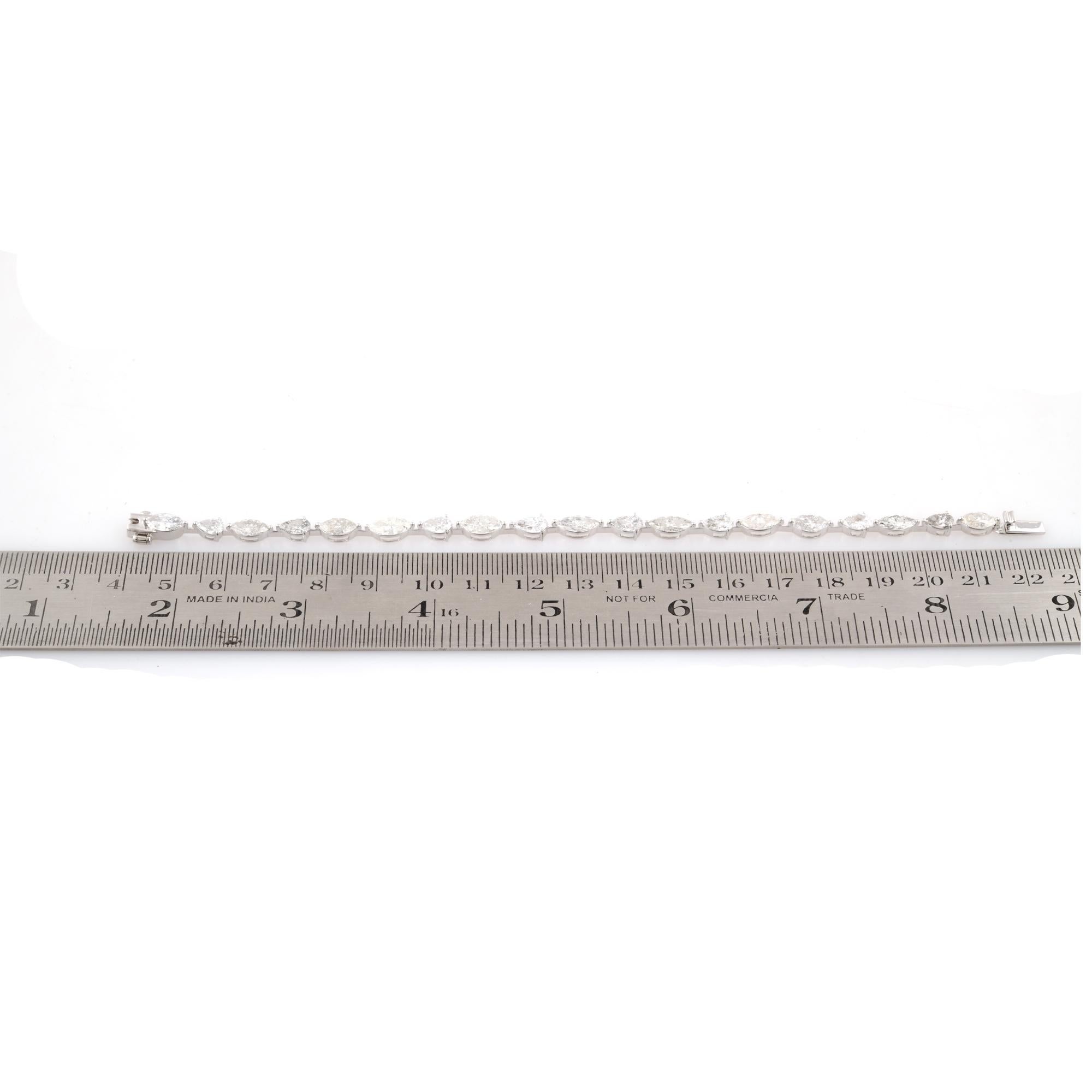 9.76Ct SI/H Pear Marquise Diamond Link Anniversary Bracelet 18 Karat White Gold en vente 1