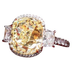 9.77 Carat Cushion Diamond Ring Fancy Yellow VS1 18K Gold