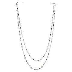 lange Halskette aus schwarzer Emaille mit 9,77 Karat Diamanten