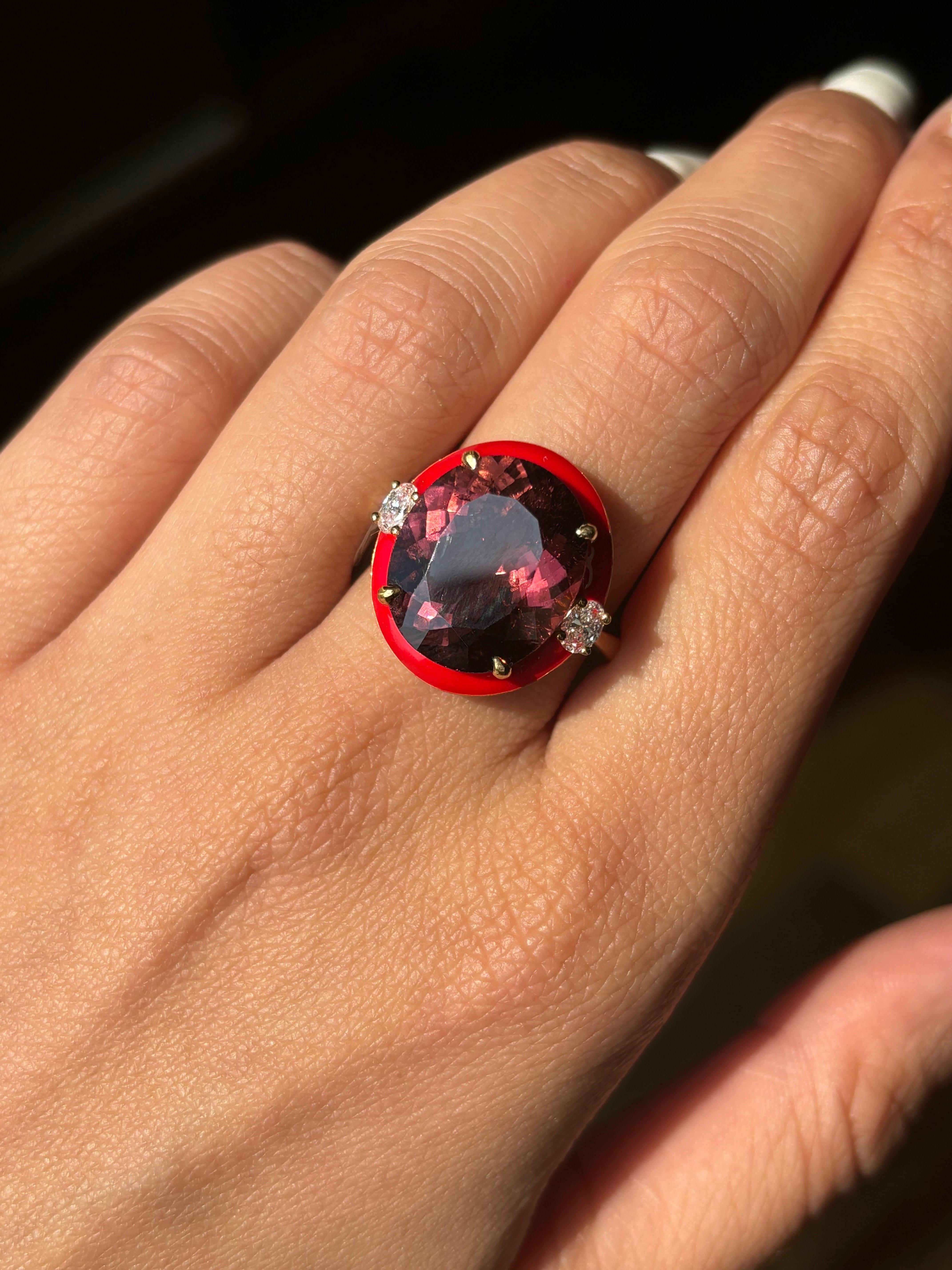 Taille ovale Bague cocktail en or jaune 18 carats avec tourmaline de 9,78 carats et diamants en vente