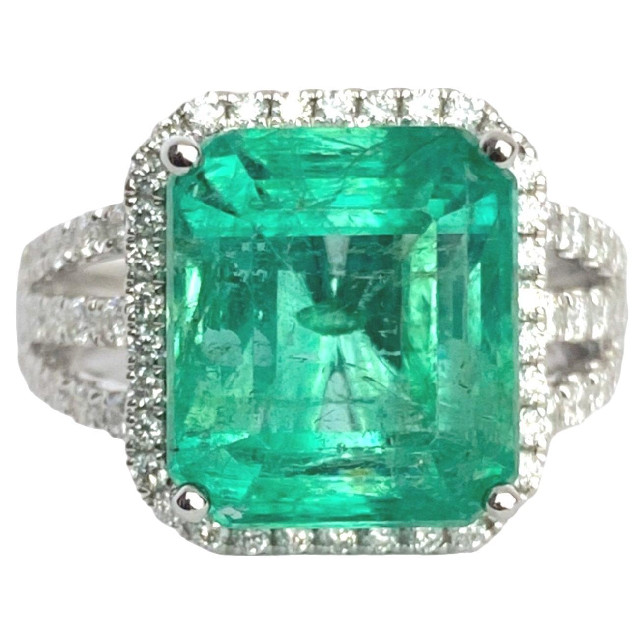 9.78 CT Colombian Emerald Solitaire and Brilliant Cut Diamond Trinity Ring For Sale