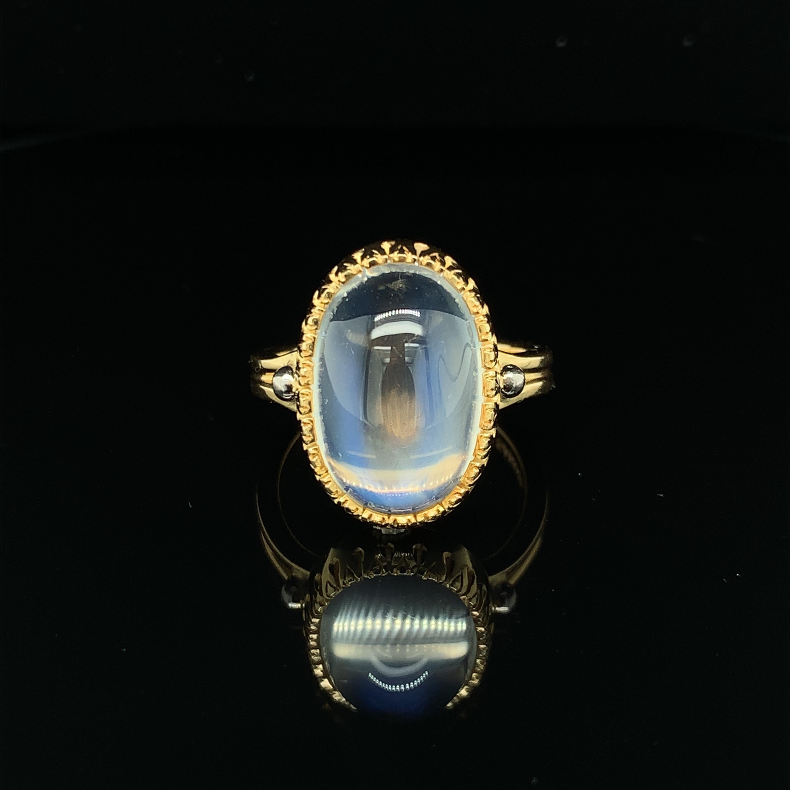 Blue Flash Moonstone Cabochon Bezel Set Ring 18k Gold, 9.79 Carats For Sale 2