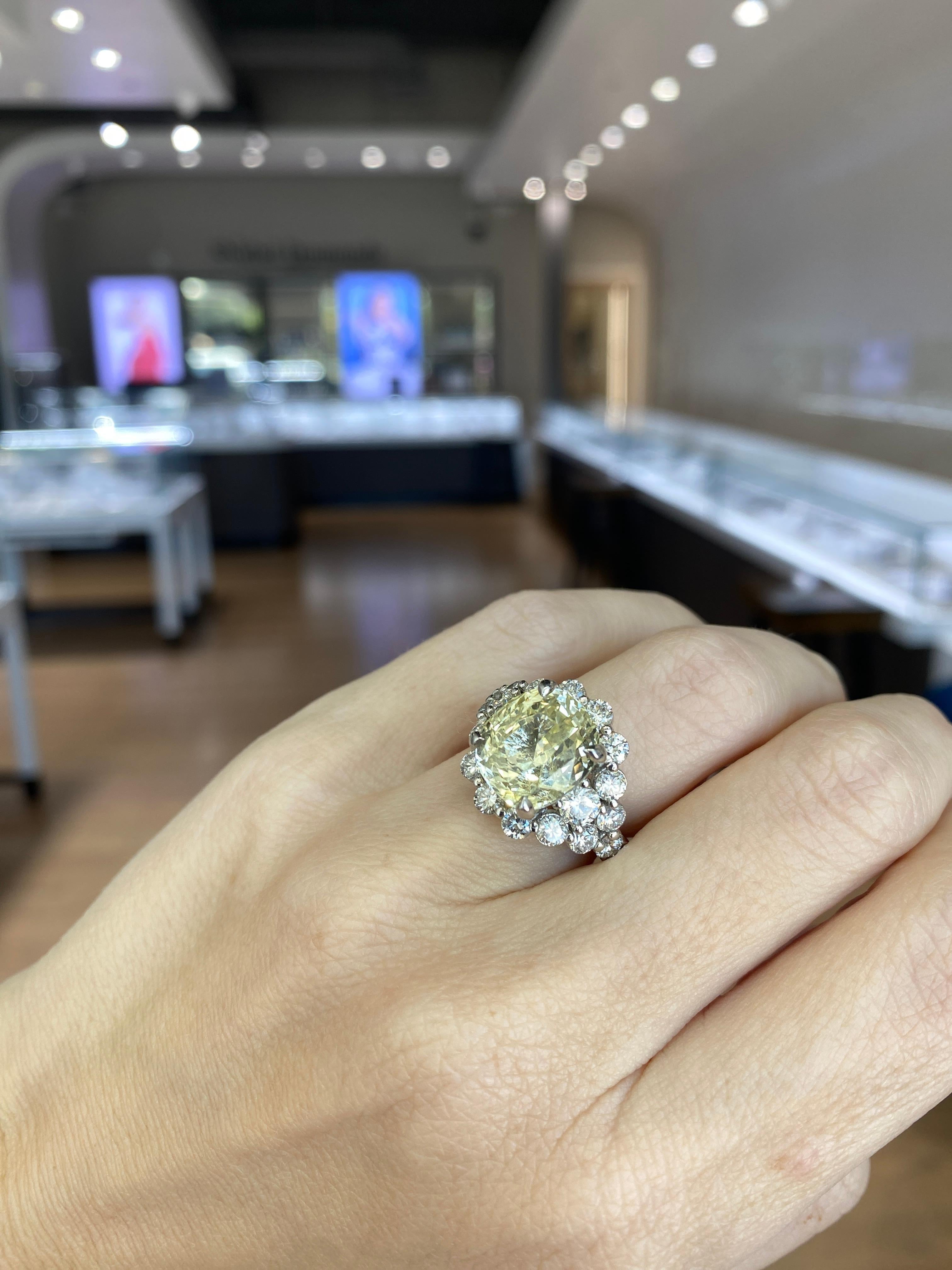 9,79 carati di zaffiro giallo naturale di Ceylon con taglio a cuscino Anello con diamanti senza calore GIA in vendita 14