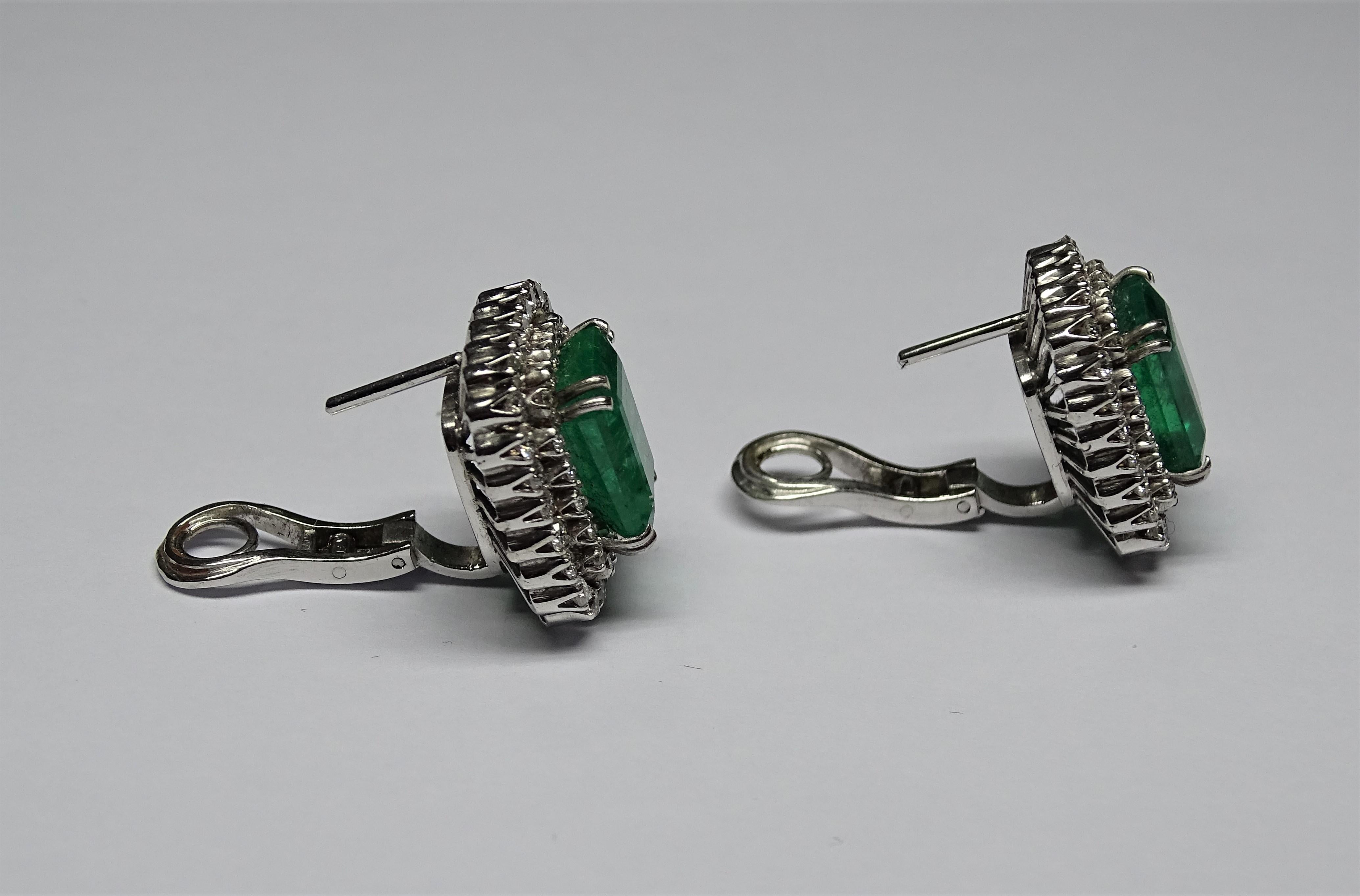 9.79 Carat Natural Emerald White Diamond 18 Karat White Gold Earrings In New Condition For Sale In Marcianise, IT