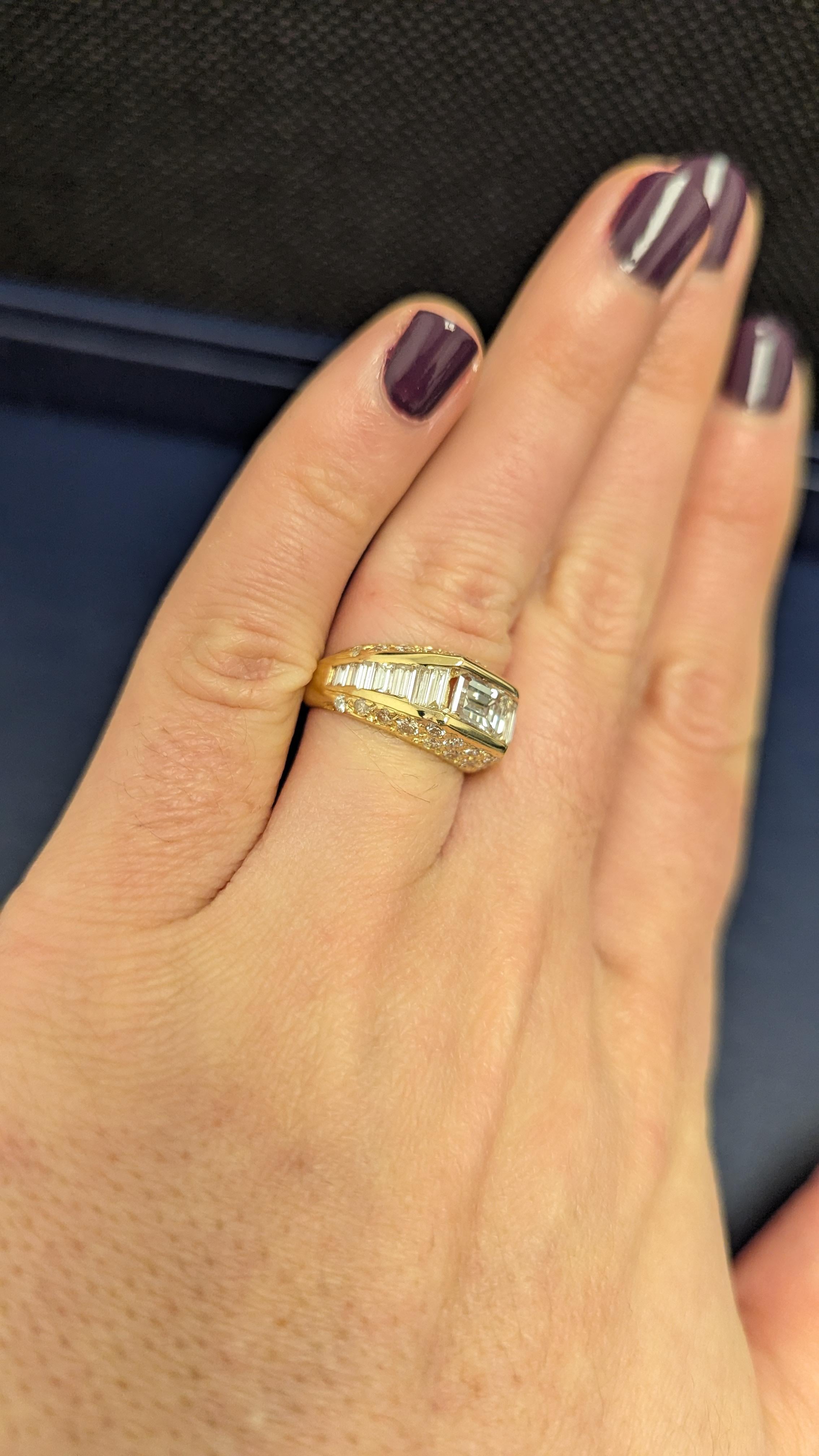.97cts Emerald-Cut Diamond 18K Gold Ring en Bueno estado para la venta en New York, NY