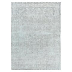 Alfombra de Tabriz, estilo «Old Farsian», de 9'7" x 13'2", color beige, de pelo corto, anudada a mano y con aspecto desgastado