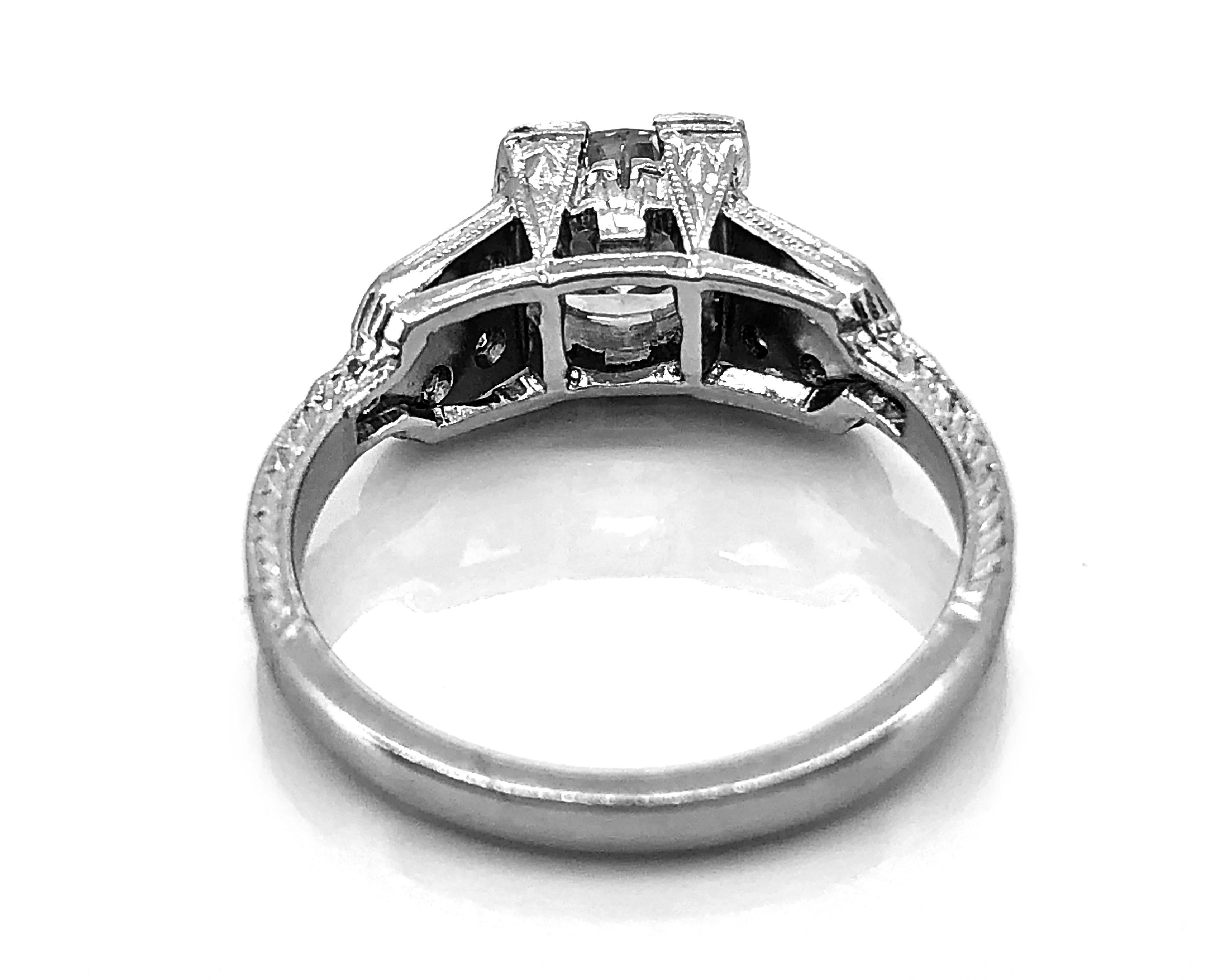 Round Cut .98 Carat Diamond and Platinum Antique Engagement Ring Art Deco For Sale