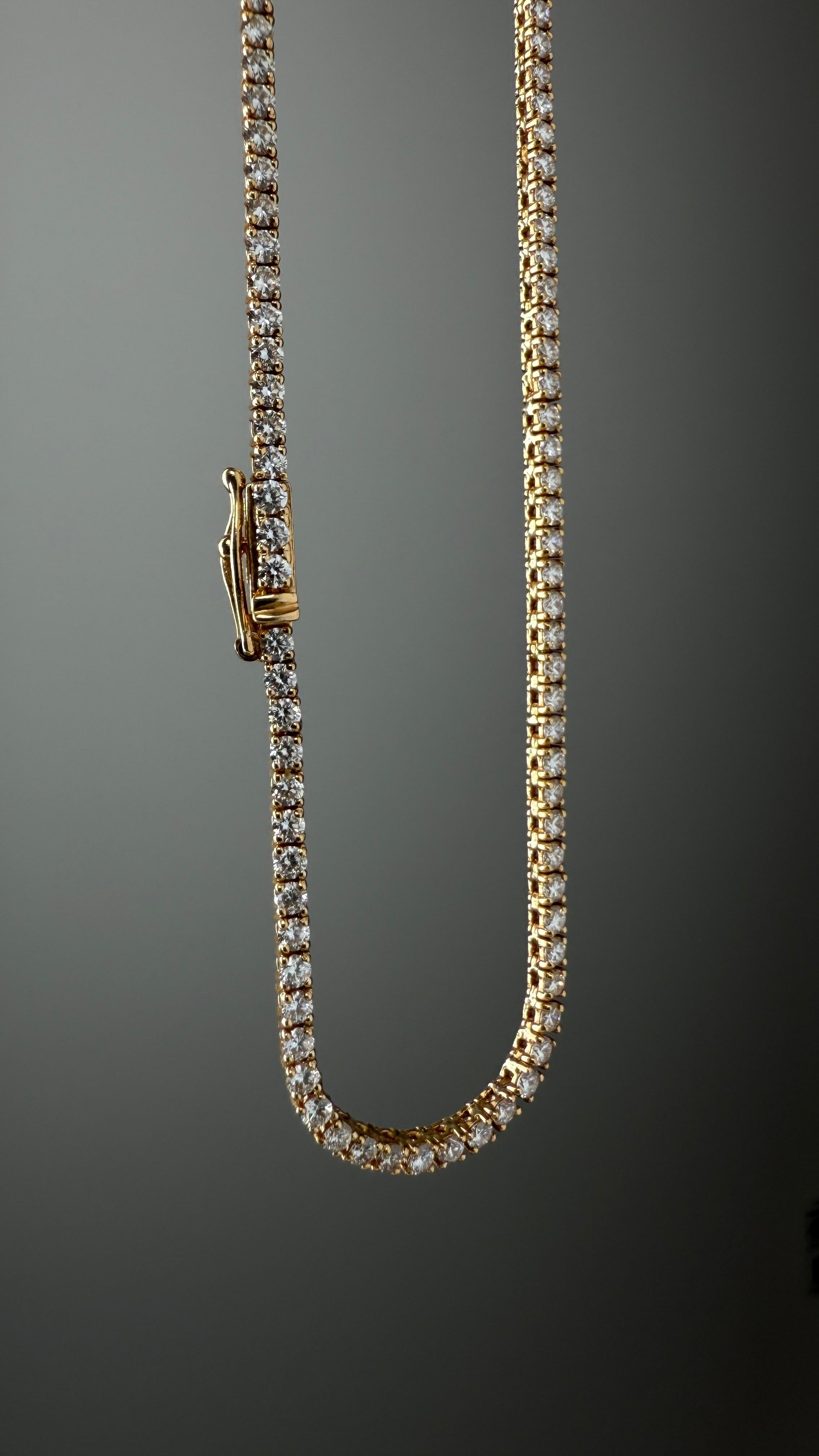 Collier de tennis en or jaune 18 carats avec diamant miné de 9,8 carats en vente 1