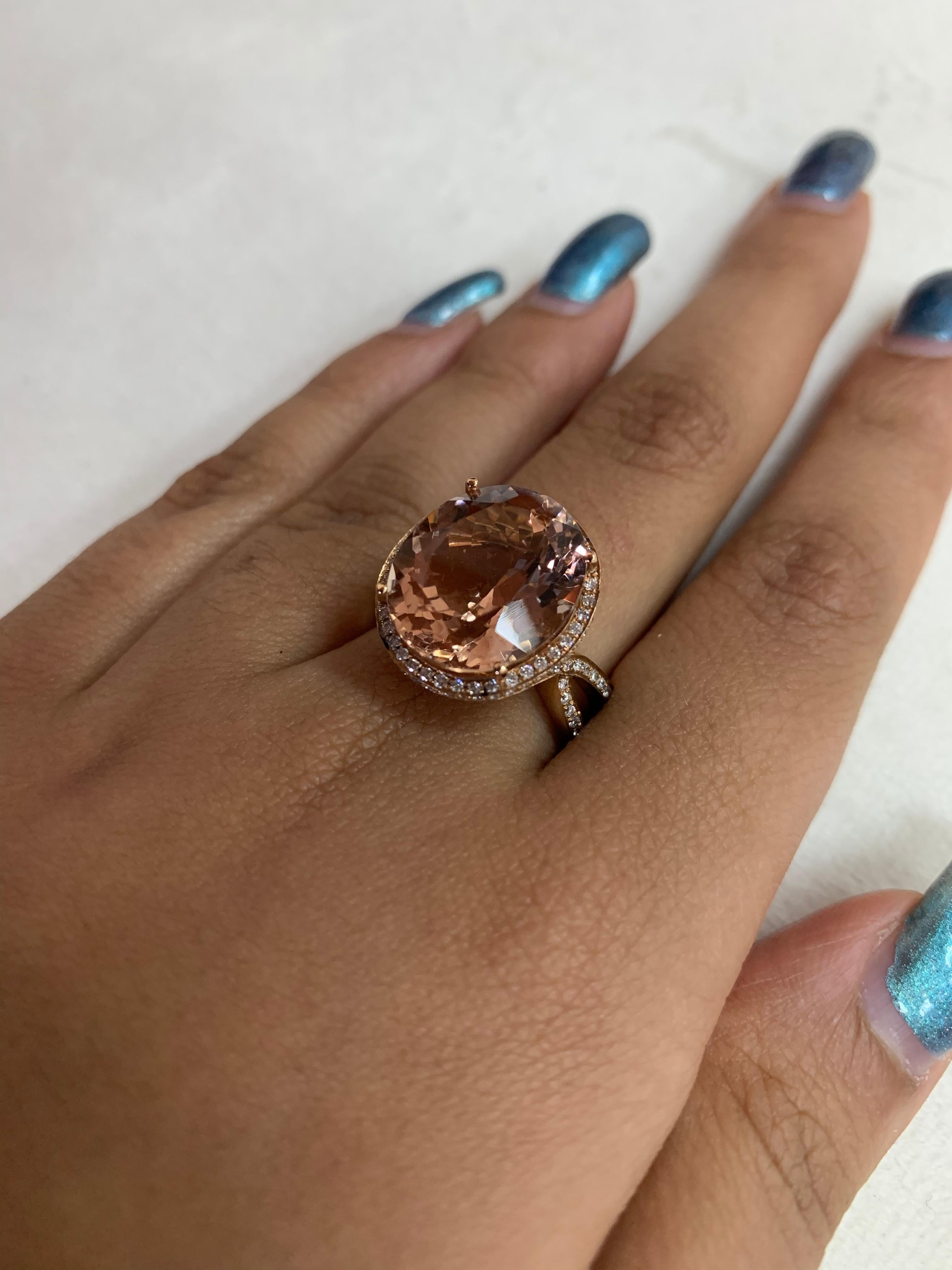 Oval Cut 9.8 Carat Morganite and Diamond Ring in 18 Karat Rose Gold For Sale