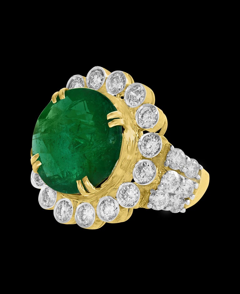 9.8 Carat Round Colombian Emerald and Diamond 18 Karat Gold Ring ...
