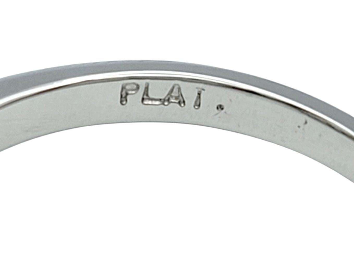 .98 carati totali di anello di fidanzamento con tre pietre di diamante a taglio ovale in platino in vendita 1