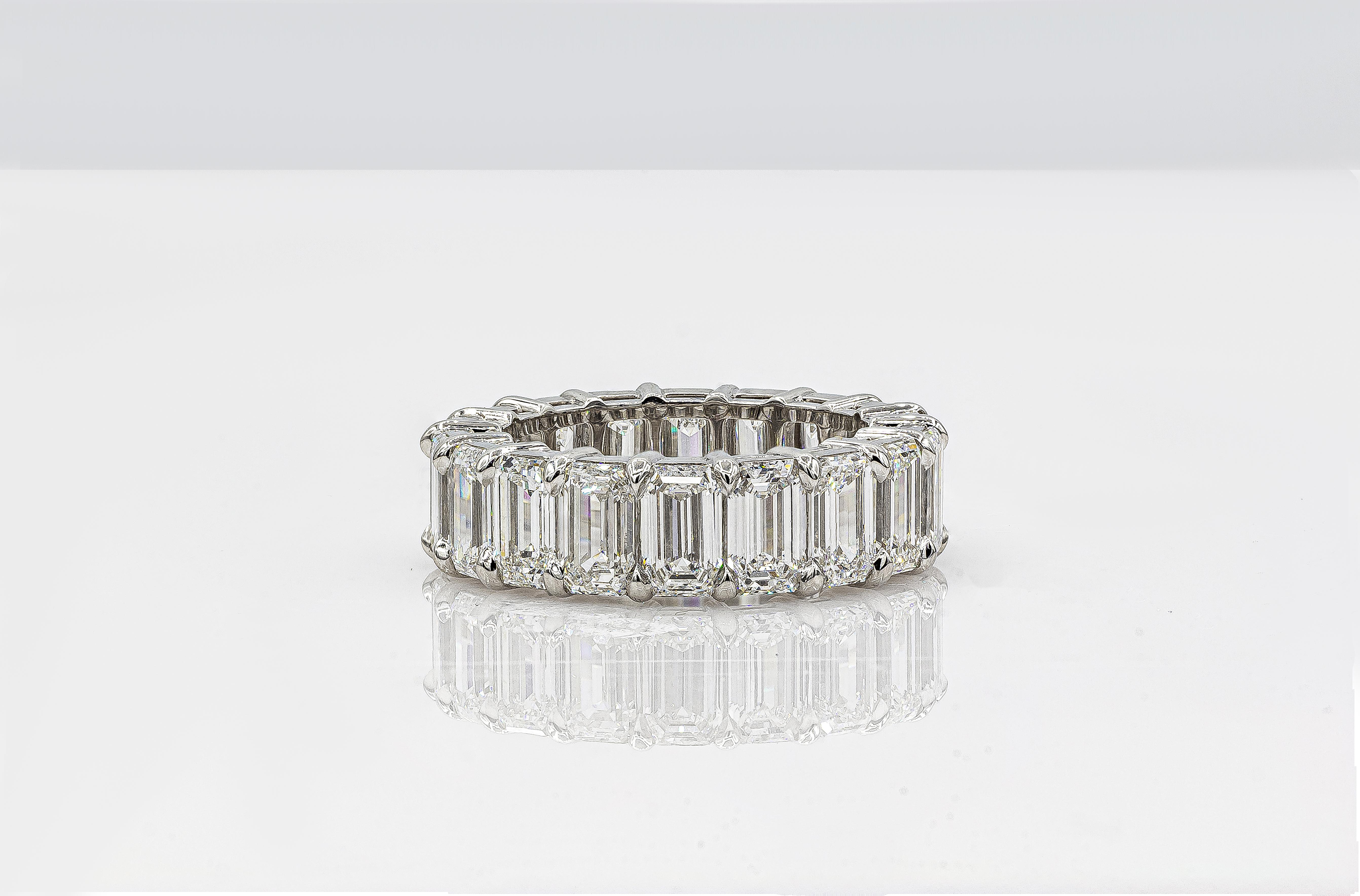 Roman Malakov 9.80 Carat Emerald Cut Diamond Eternity Wedding Band In New Condition For Sale In New York, NY