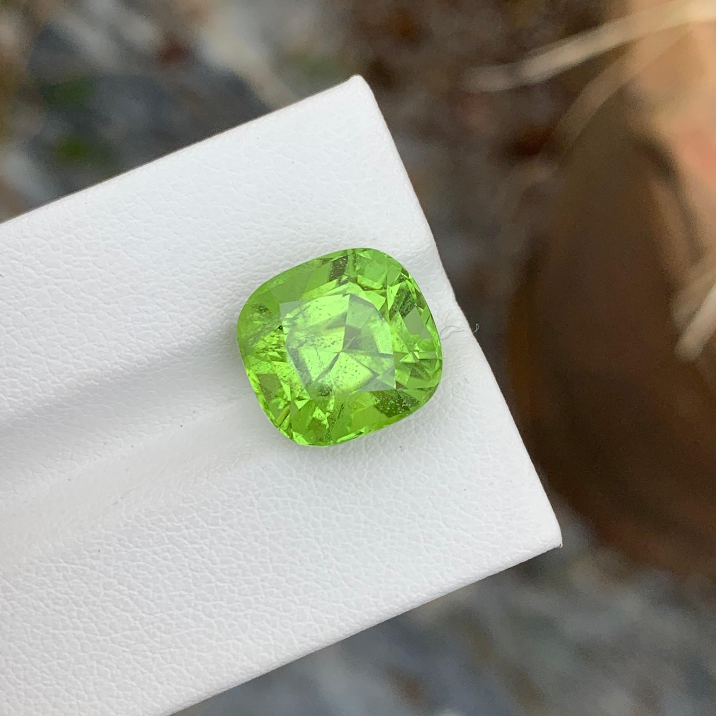 9.80 Carat Natural Loose Apple Green Peridot Cushion Shape Gem For Necklace  For Sale 4