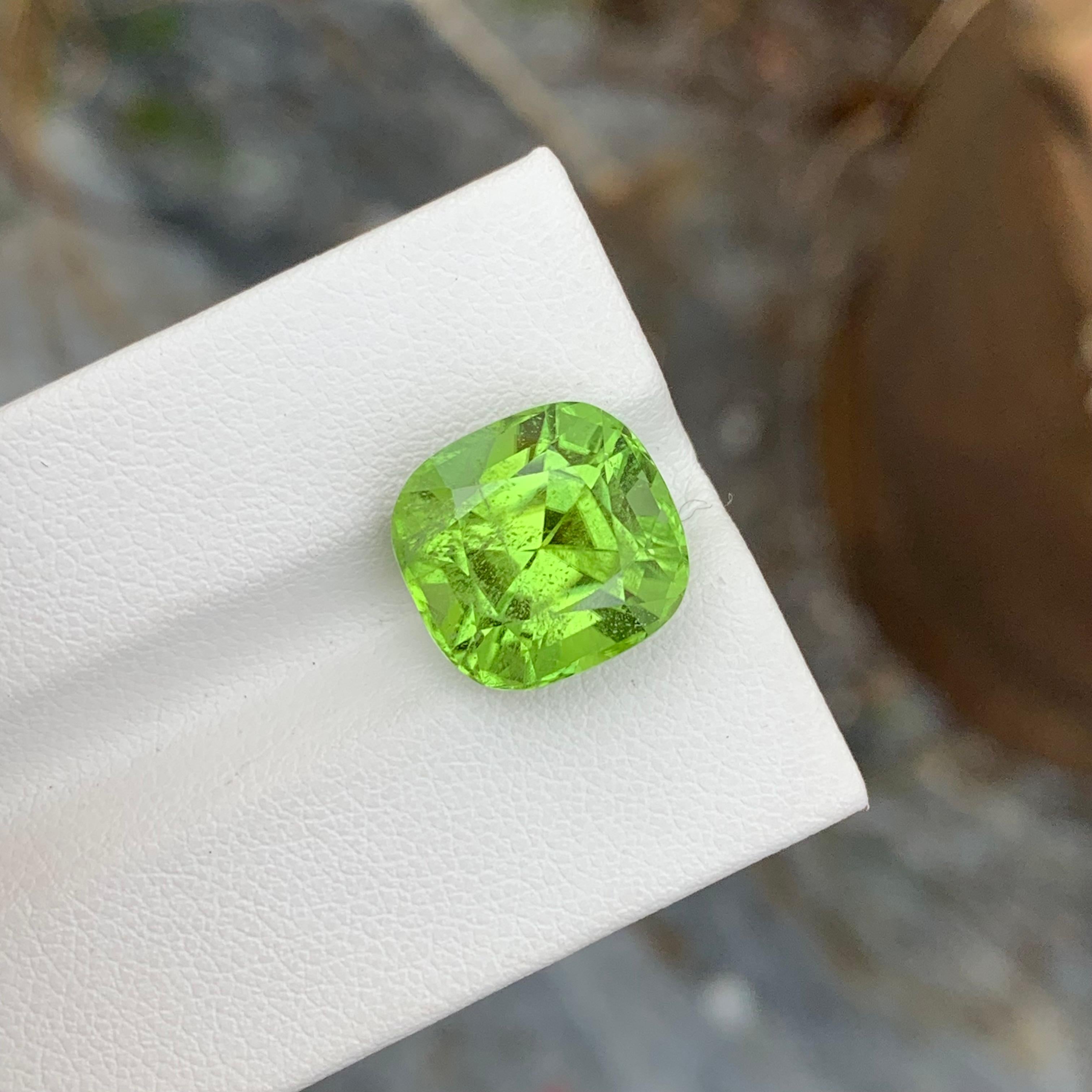 9.80 Carat Natural Loose Apple Green Peridot Cushion Shape Gem For Necklace  For Sale 5
