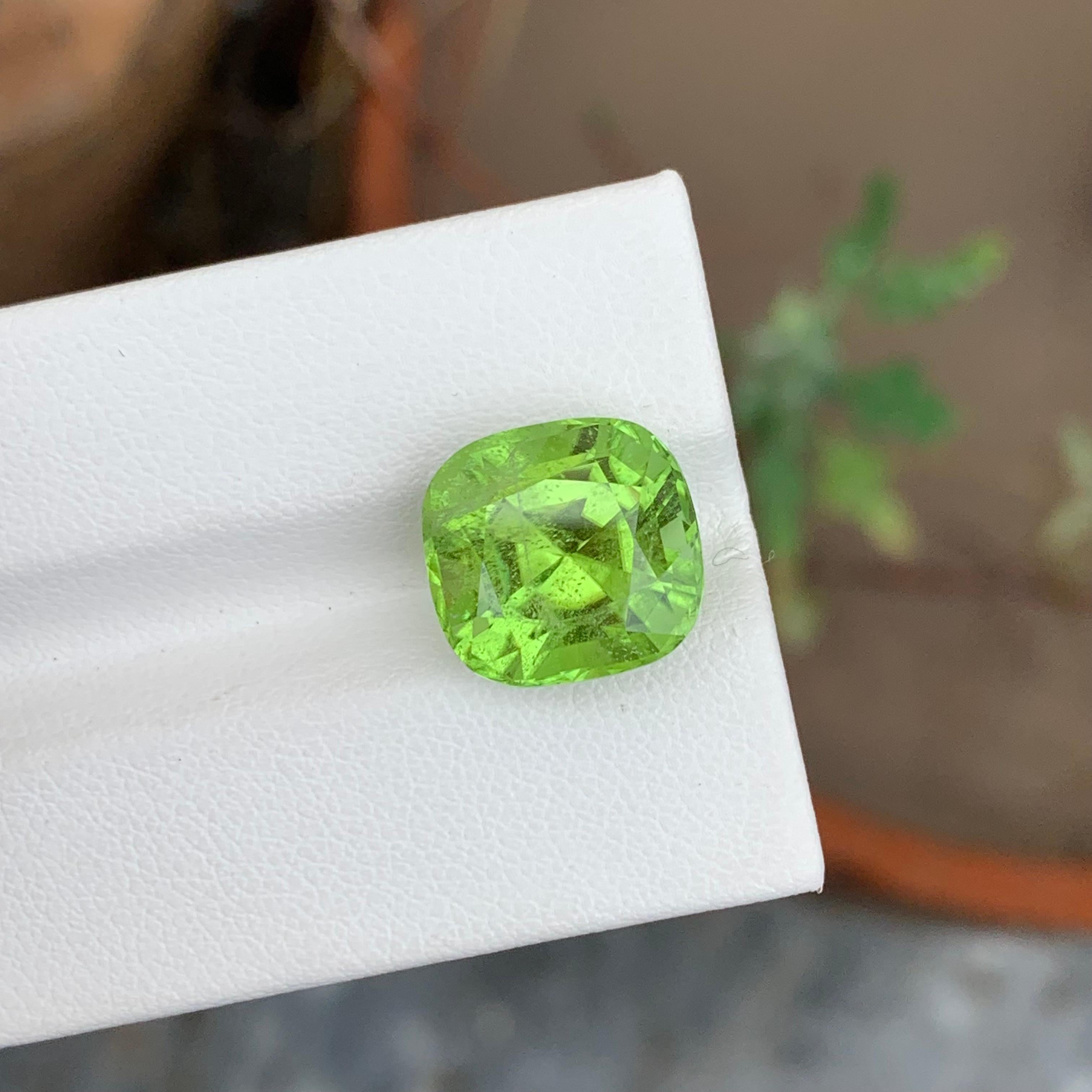 Cushion Cut 9.80 Carat Natural Loose Apple Green Peridot Cushion Shape Gem For Necklace  For Sale