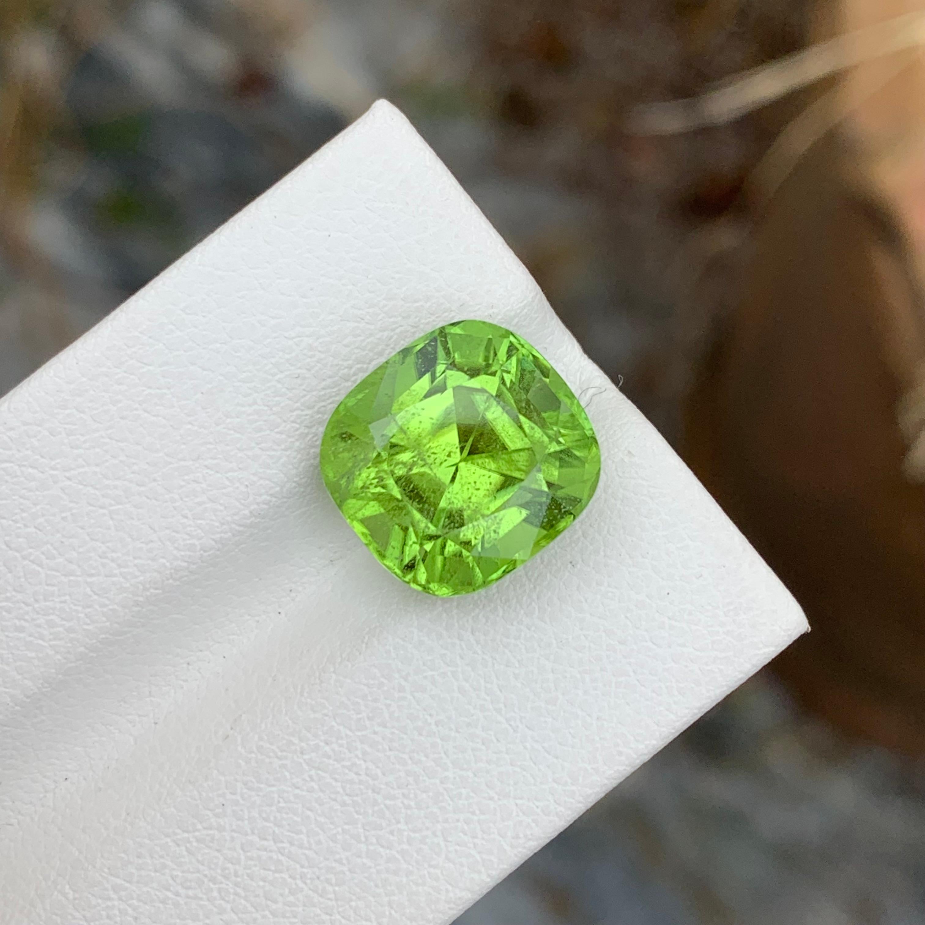 9.80 Carat Natural Loose Apple Green Peridot Cushion Shape Gem For Necklace  For Sale 1