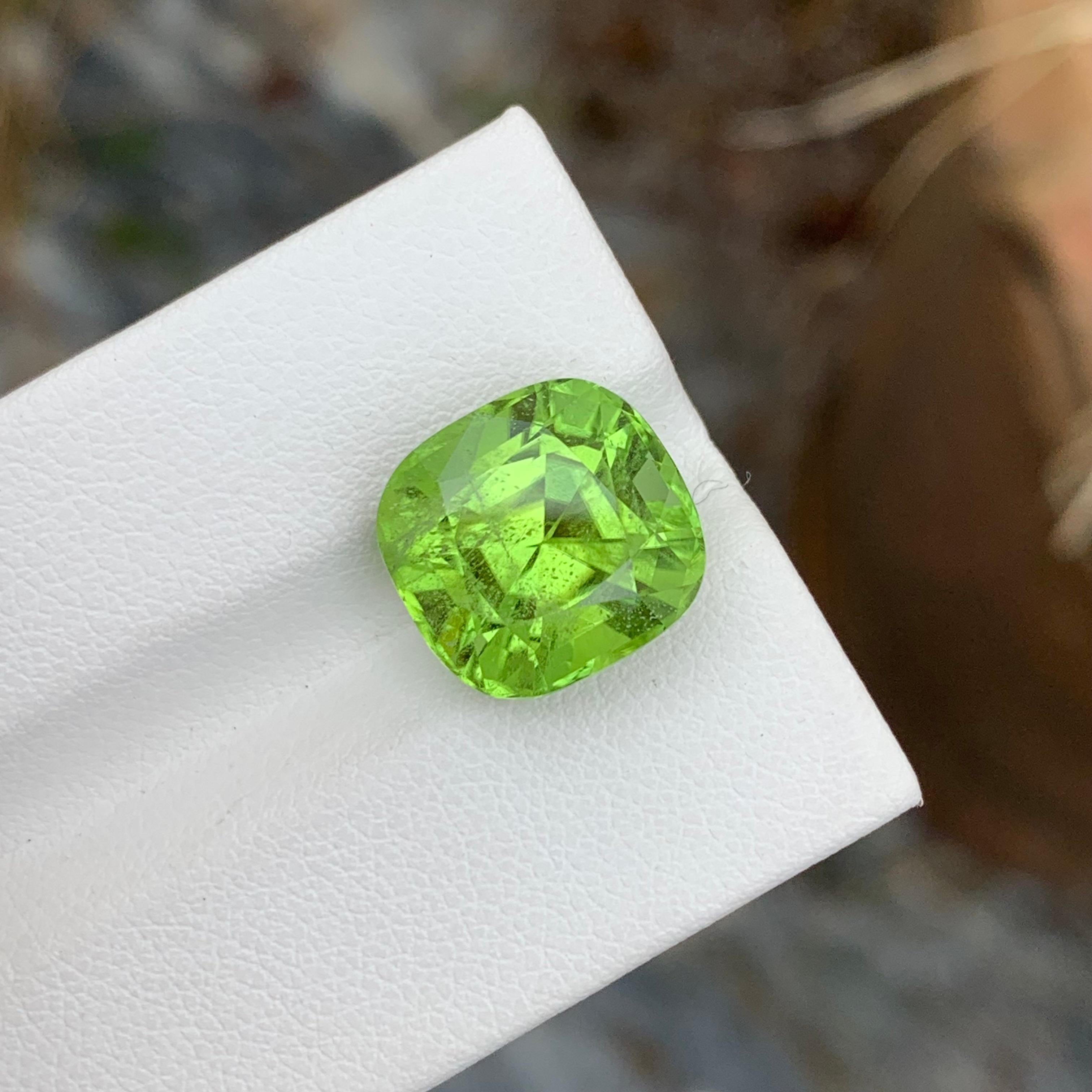9.80 Carat Natural Loose Apple Green Peridot Cushion Shape Gem For Necklace  For Sale 2