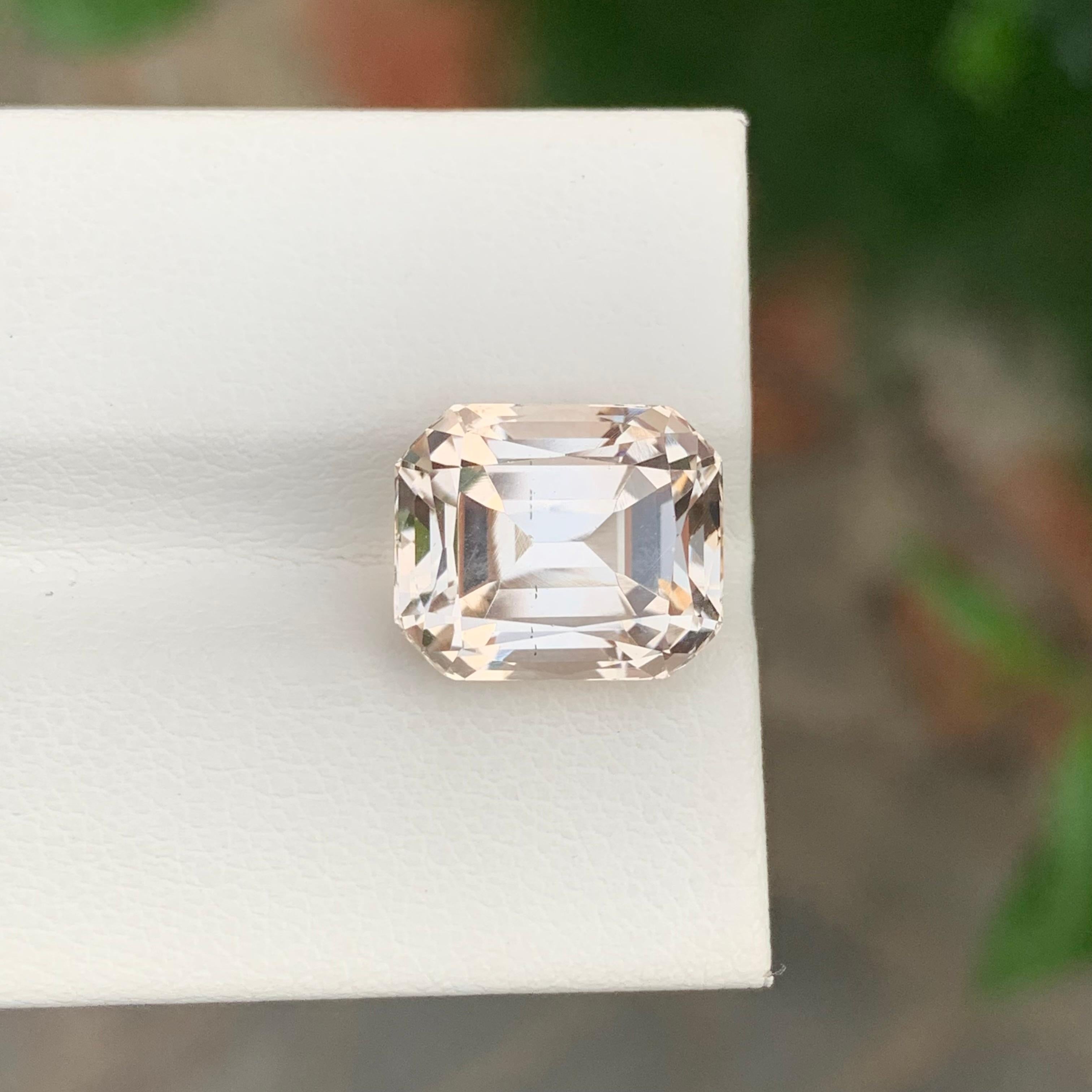Pierre précieuse naturelle taille coussin, topaze dorée non sertie de 9,80 carats de Skardu, Pakistan Neuf - En vente à Peshawar, PK