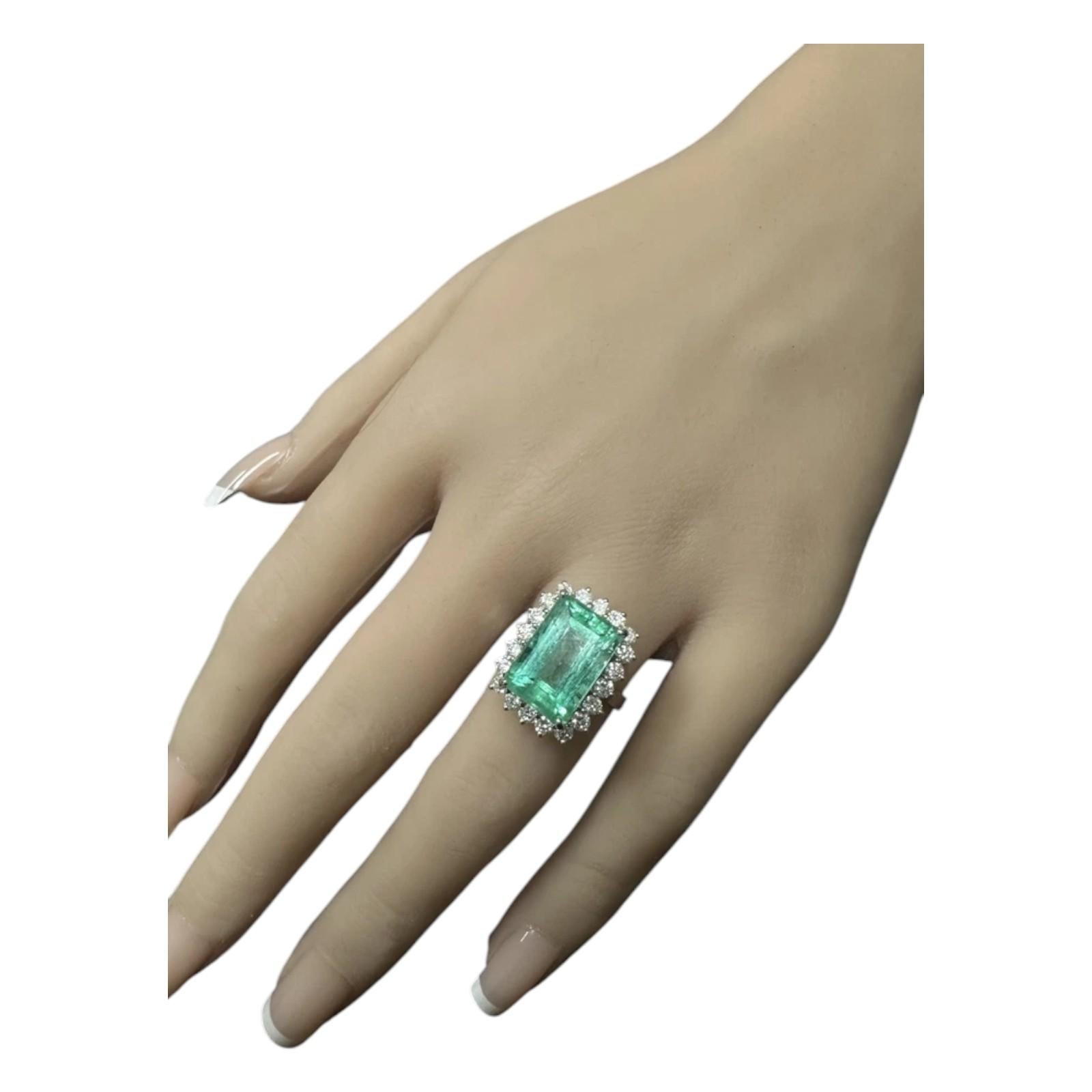 9.80 Carats Natural Colombian Emerald and Diamond 18K Solid White Gold Ring In New Condition For Sale In Los Angeles, CA