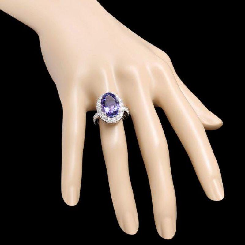 9.80 Carats Natural Tanzanite and Diamond 14k Solid White Gold Ring In New Condition For Sale In Los Angeles, CA