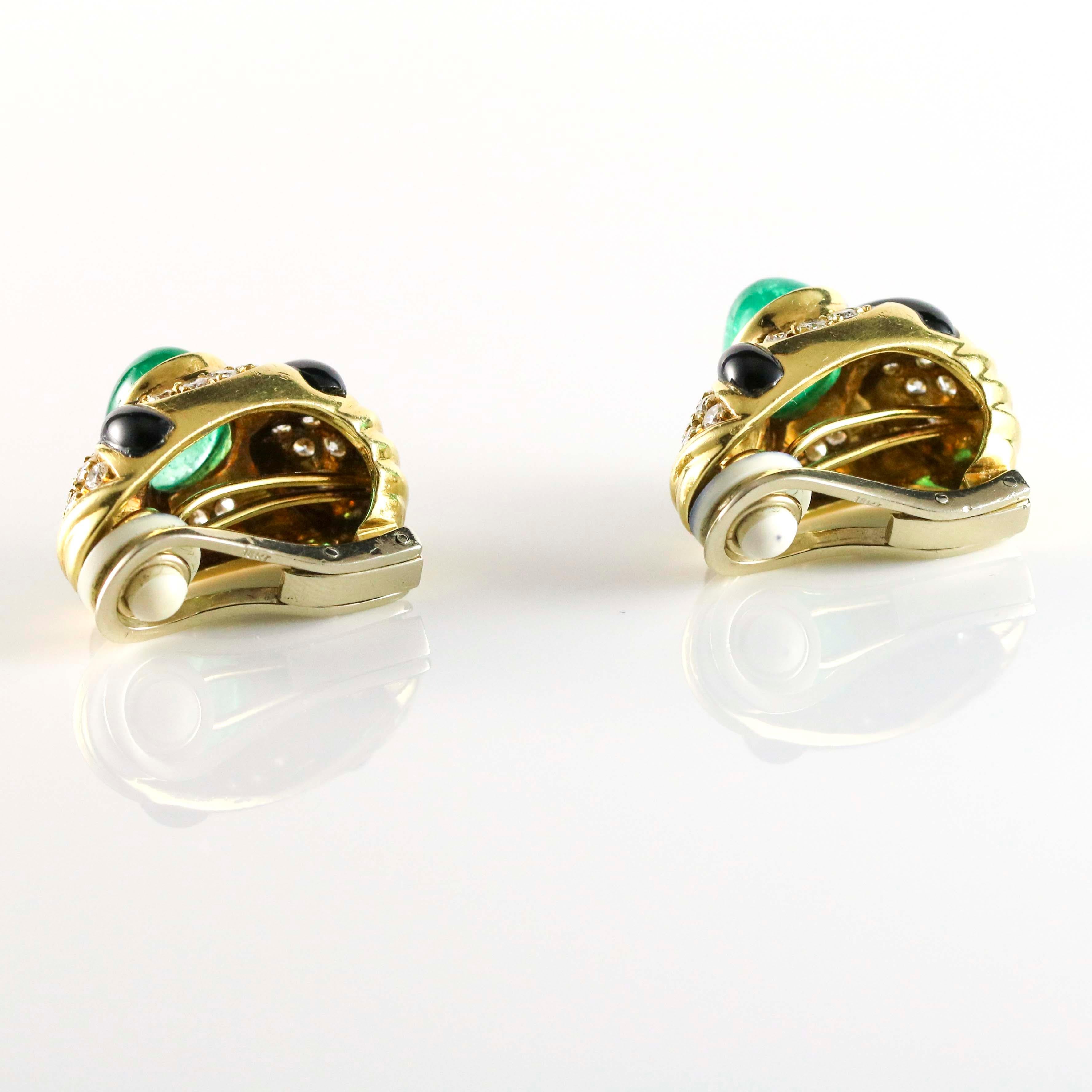 Retro 9.80 Emerald Diamond and Black Onyx 18 Karat Yellow Gold Clip-On Earrings For Sale