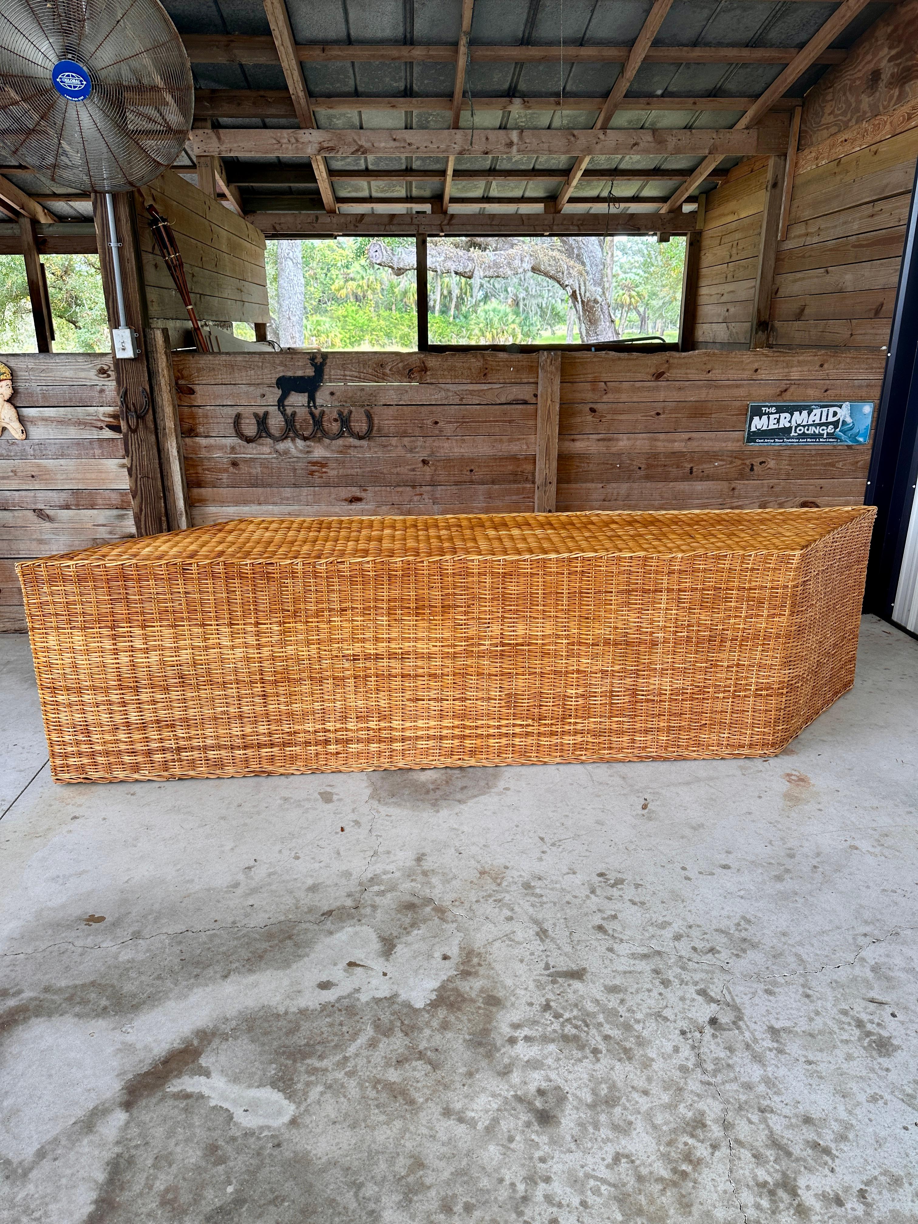1980’s Monumental Organic Modern Large Braid Rattan Console/Partner Desk en venta 6