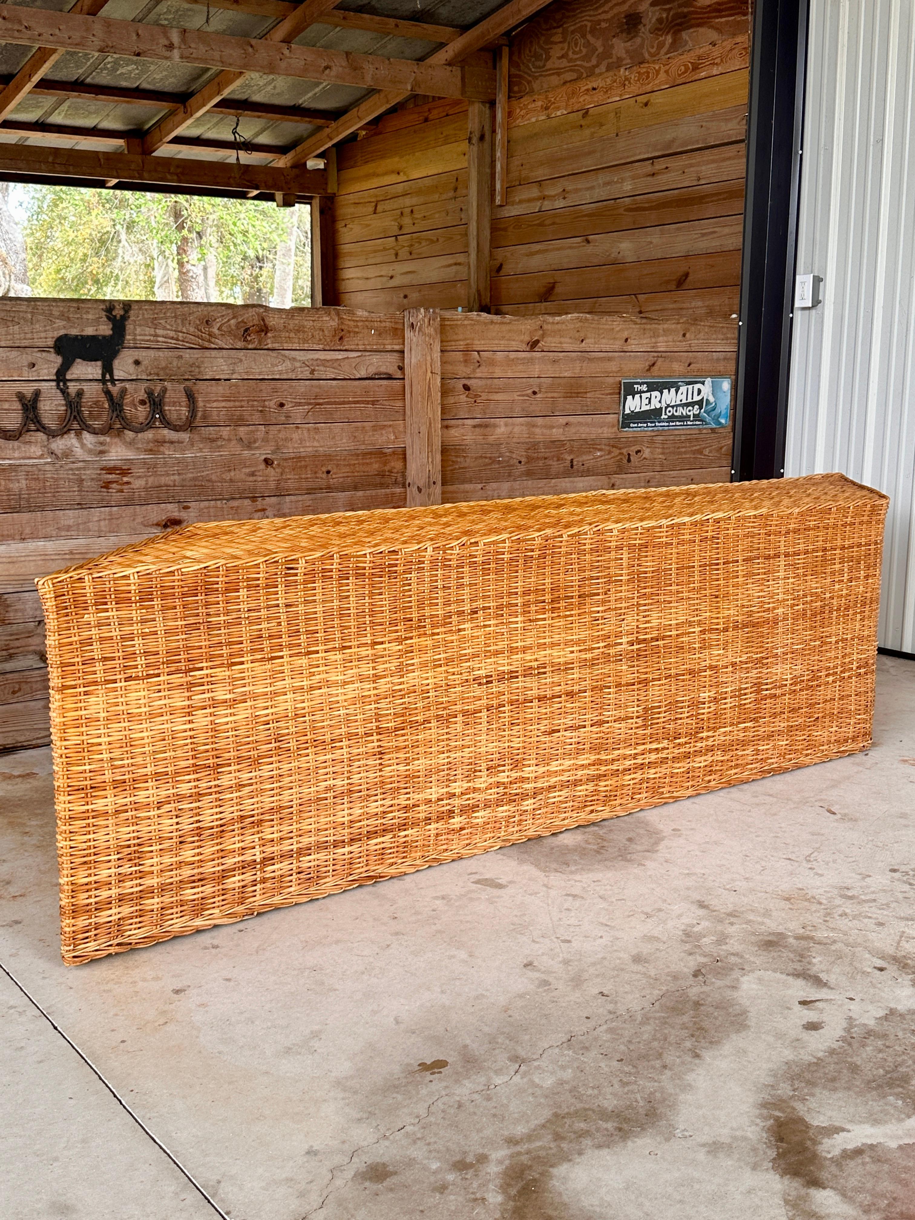 1980’s Monumental Organic Modern Large Braid Rattan Console/Partner Desk en venta 8