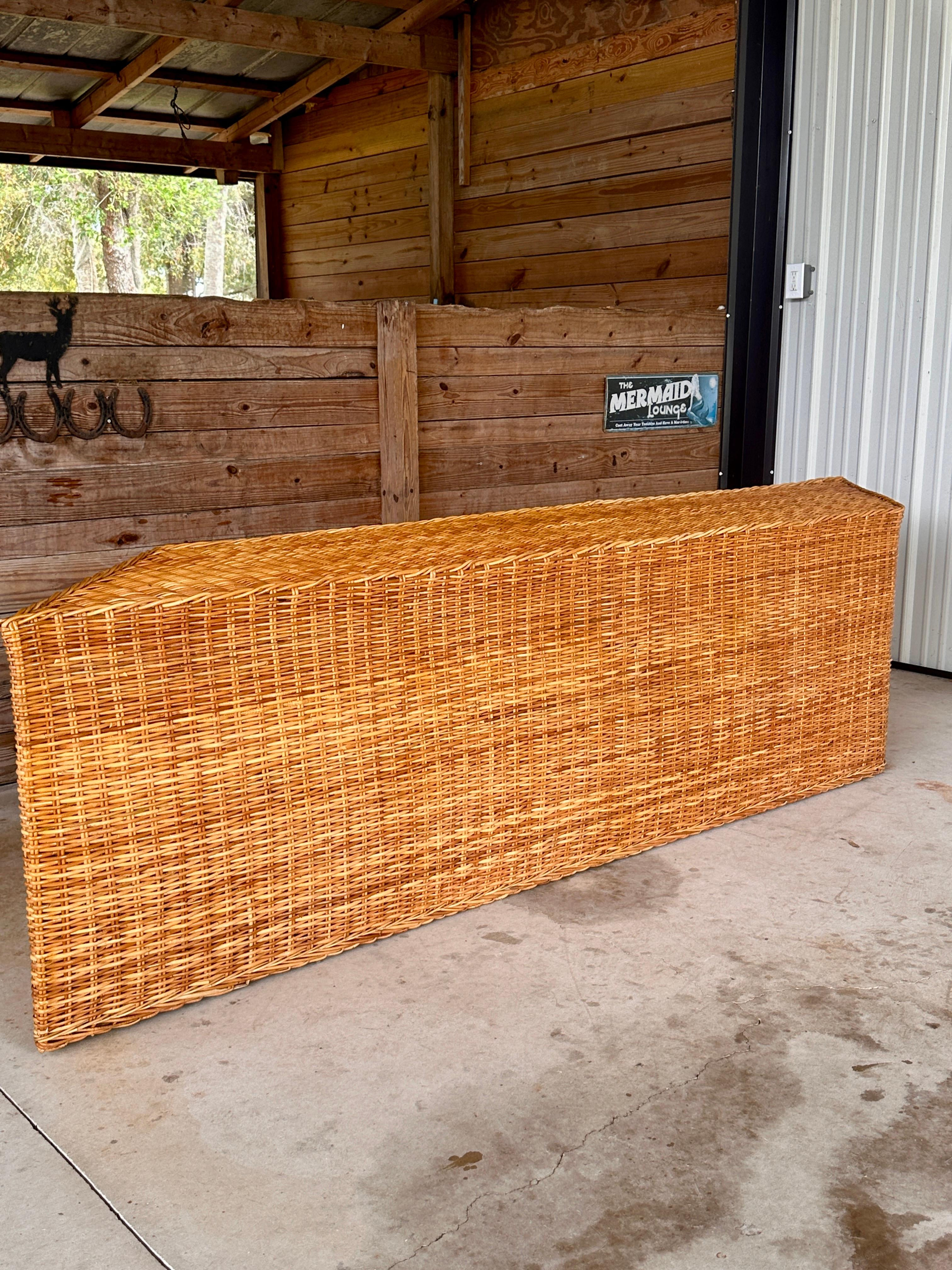 1980’s Monumental Organic Modern Large Braid Rattan Console/Partner Desk en venta 9