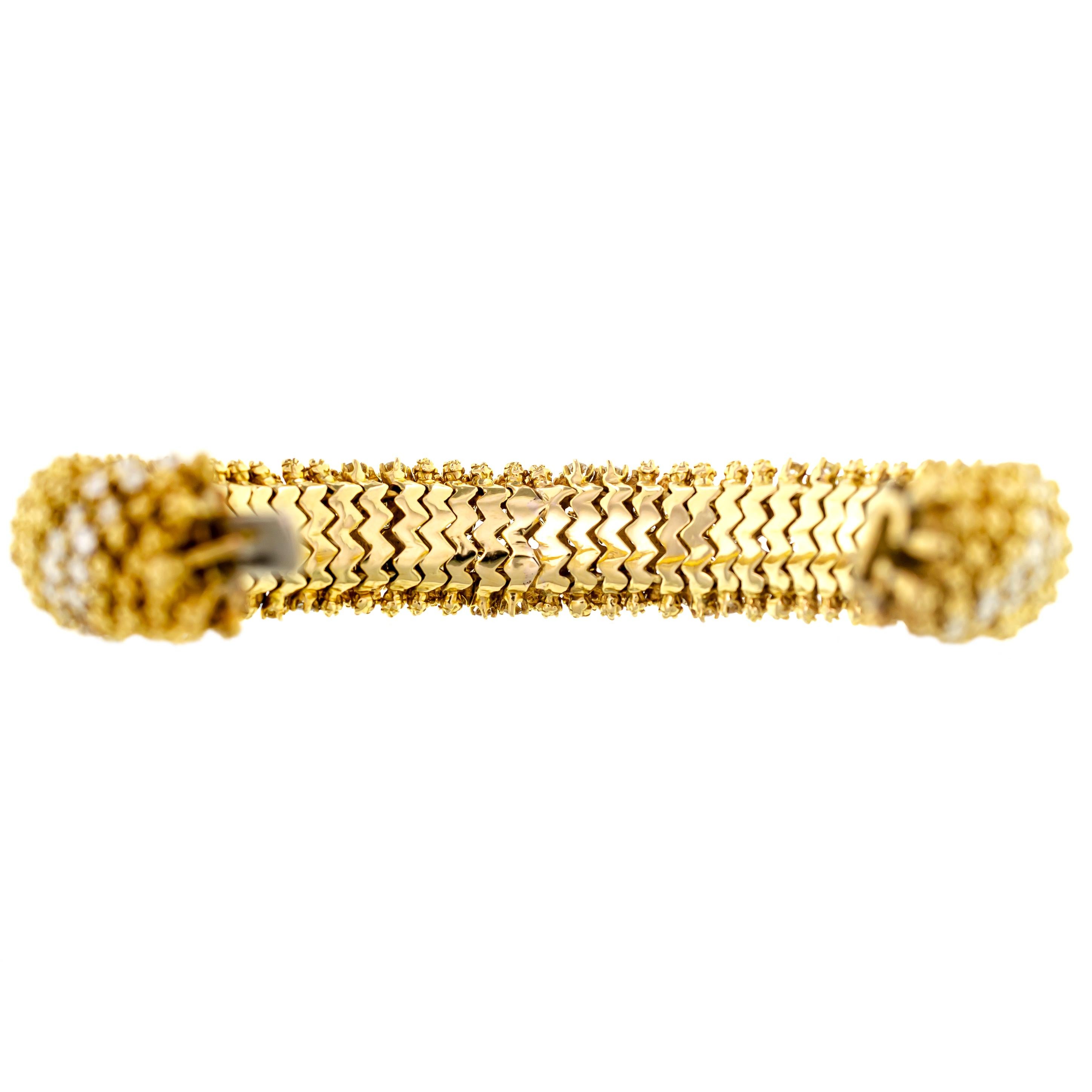Women's 9.81 Carat Diamond 18 Karat Yellow Gold Flexible Bracelet For Sale